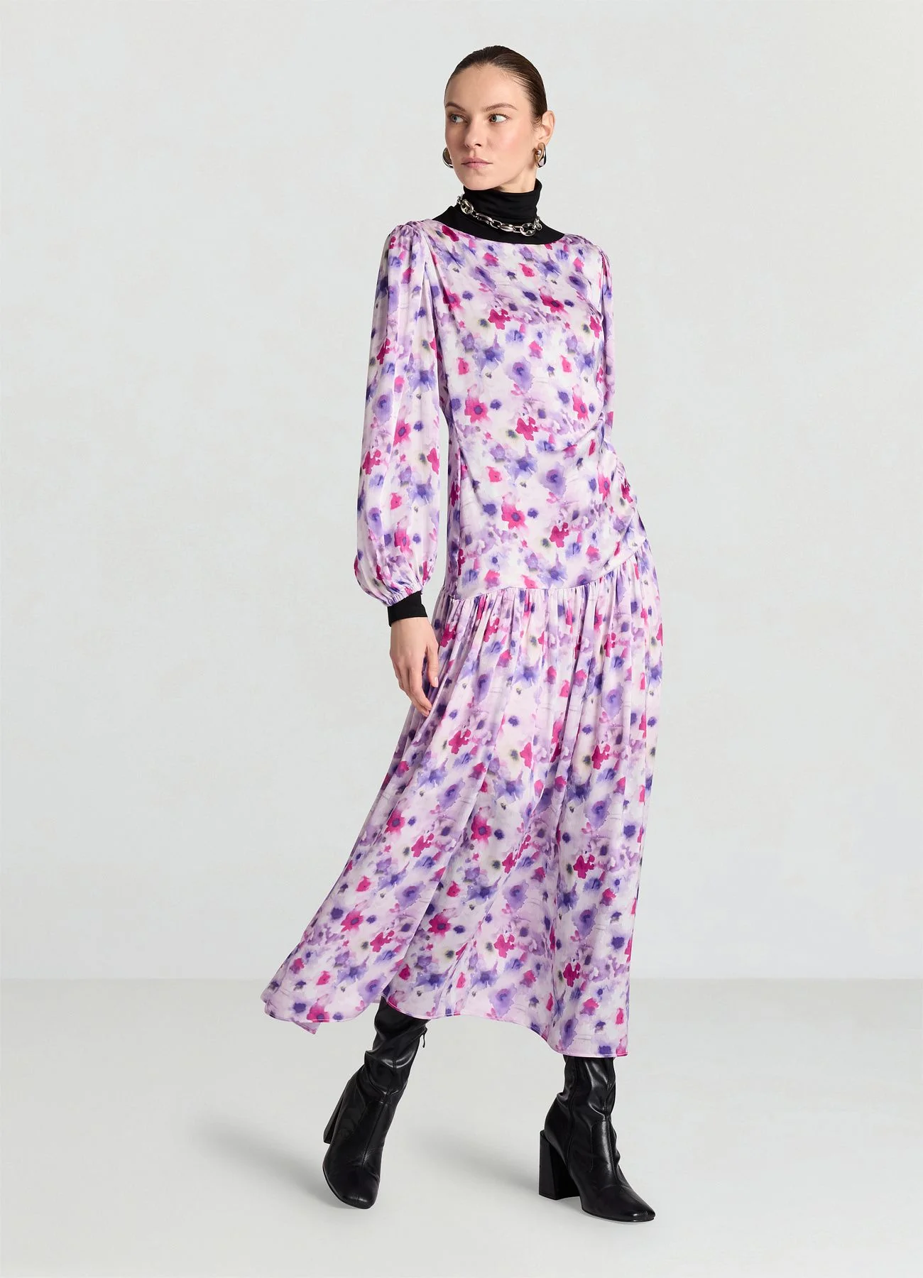 Abito arabia similsatin con stampa fiori - Image 2