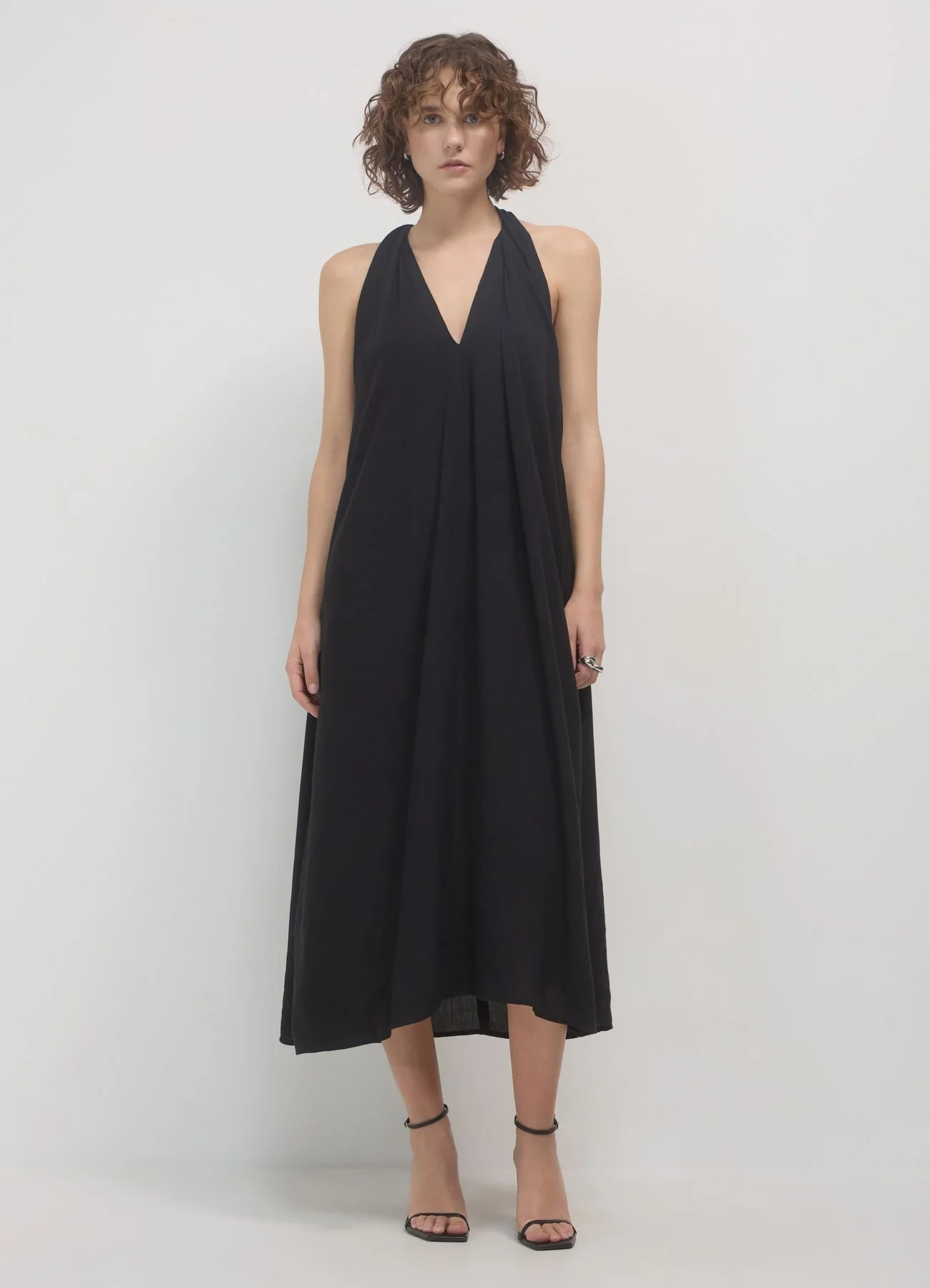 Abito lungo halterneck