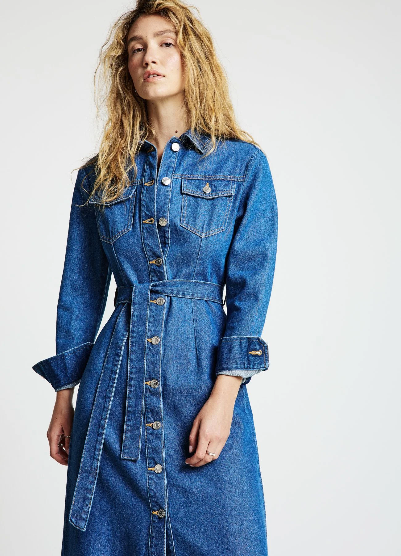 Abito lungo in denim con cintura