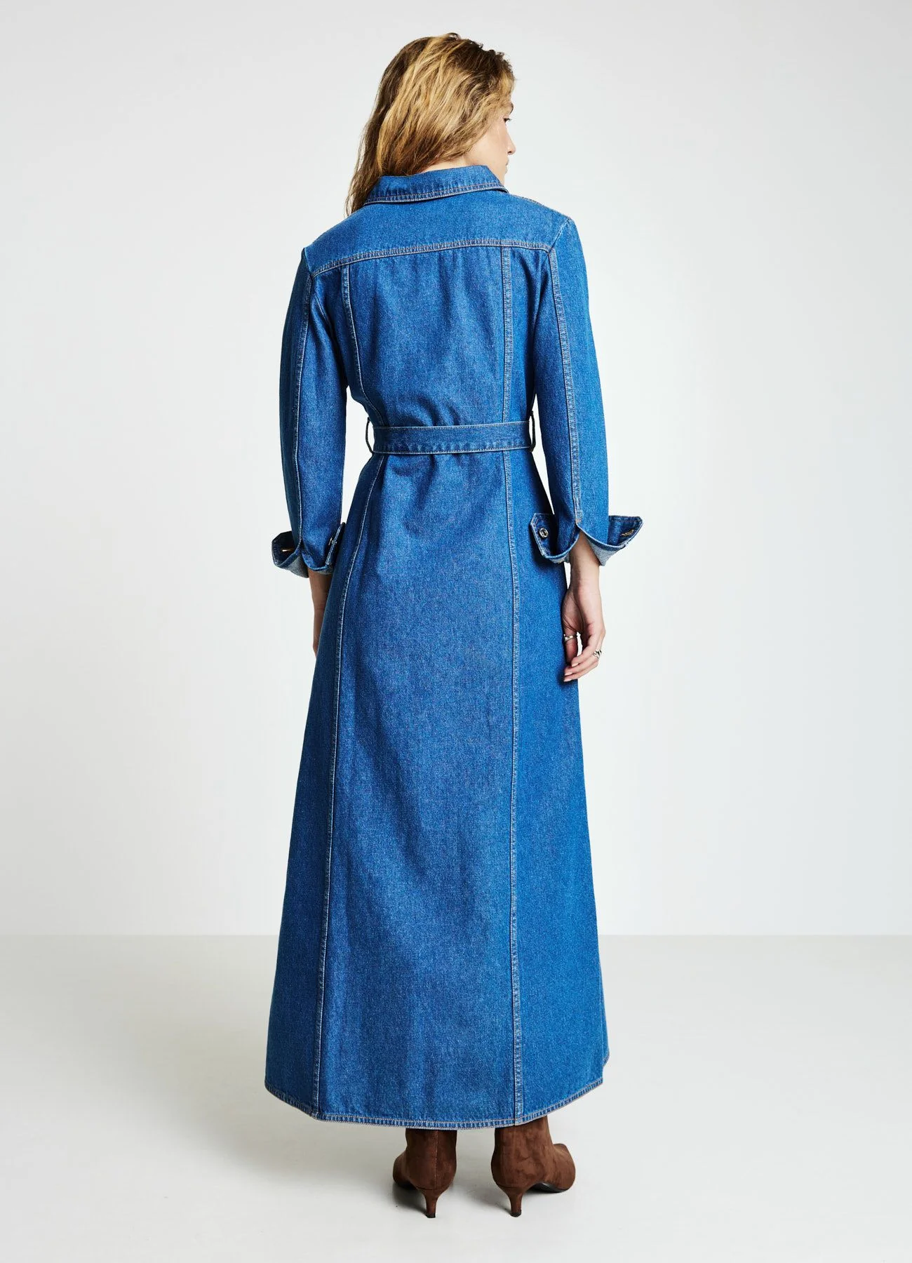 Abito lungo in denim con cintura - Image 2