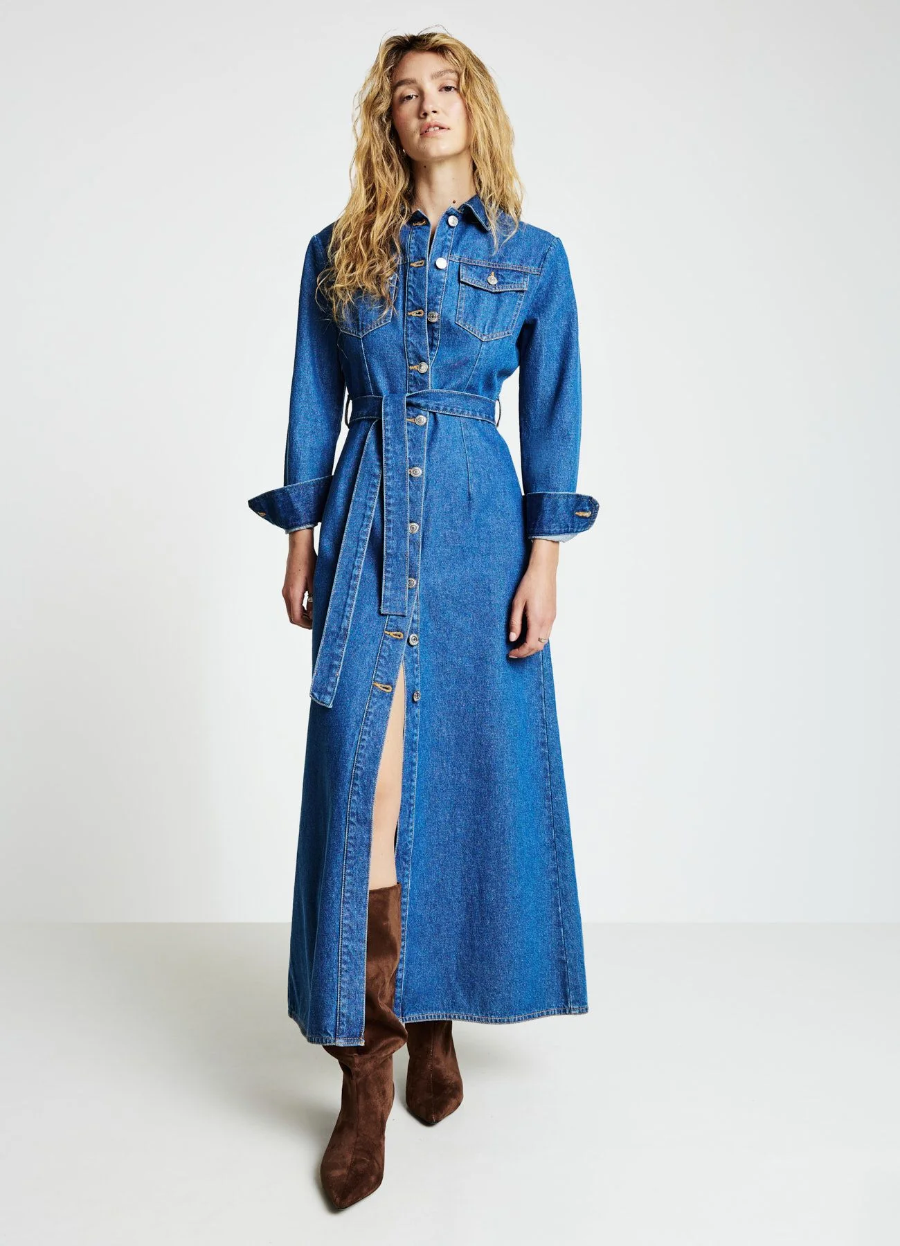 Abito lungo in denim con cintura - Image 3