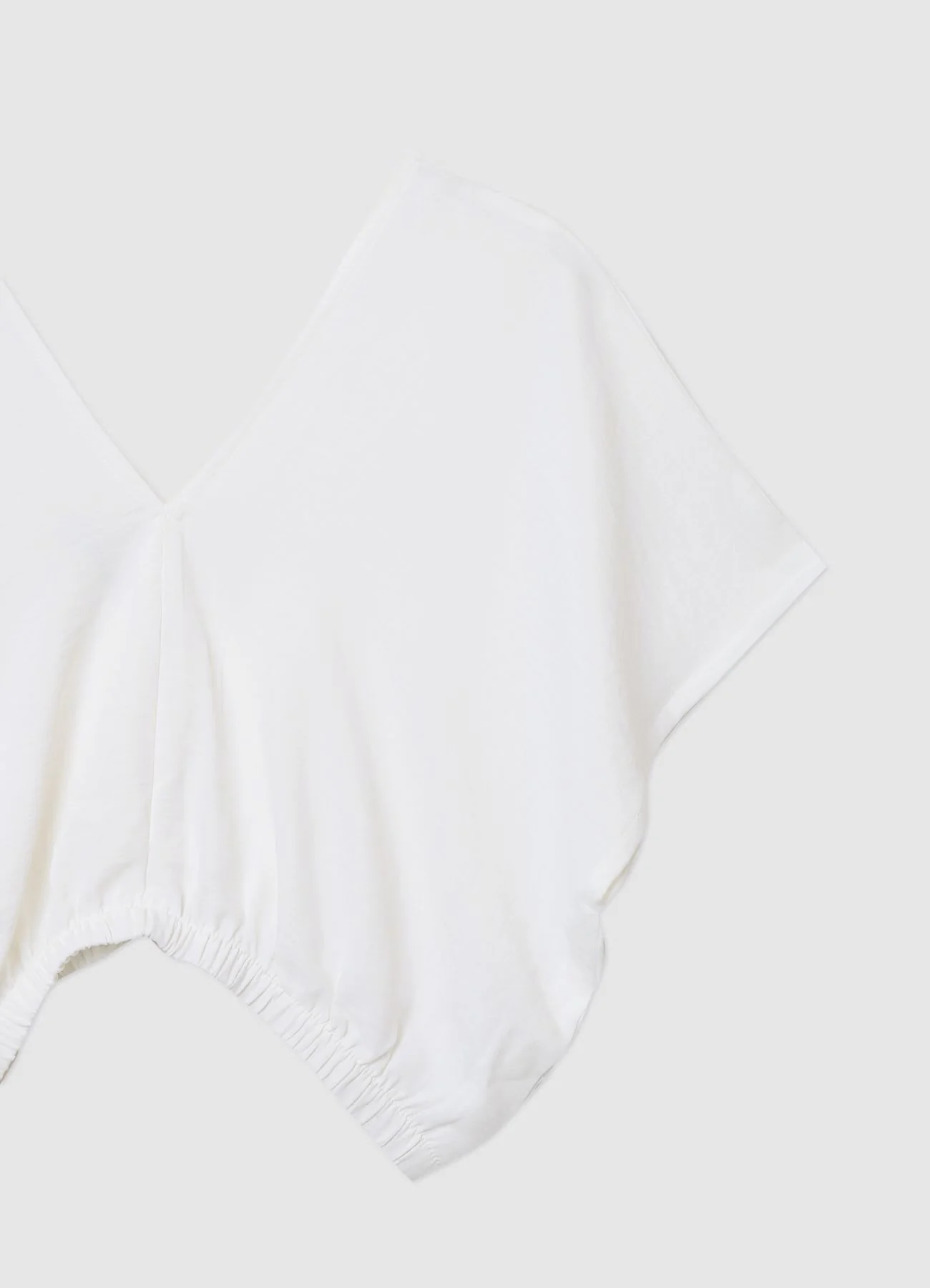 Blusa con scollo a V e orlo con elastico - Image 5