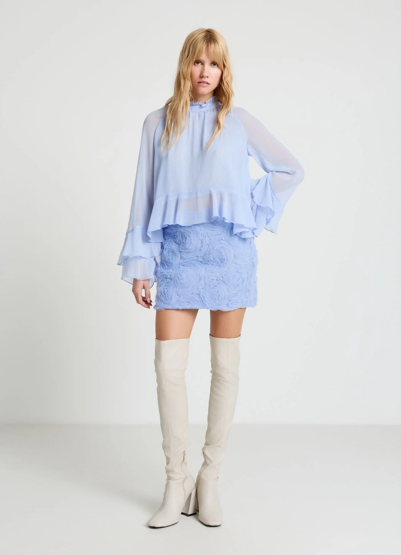Blusa con volant - Image 2