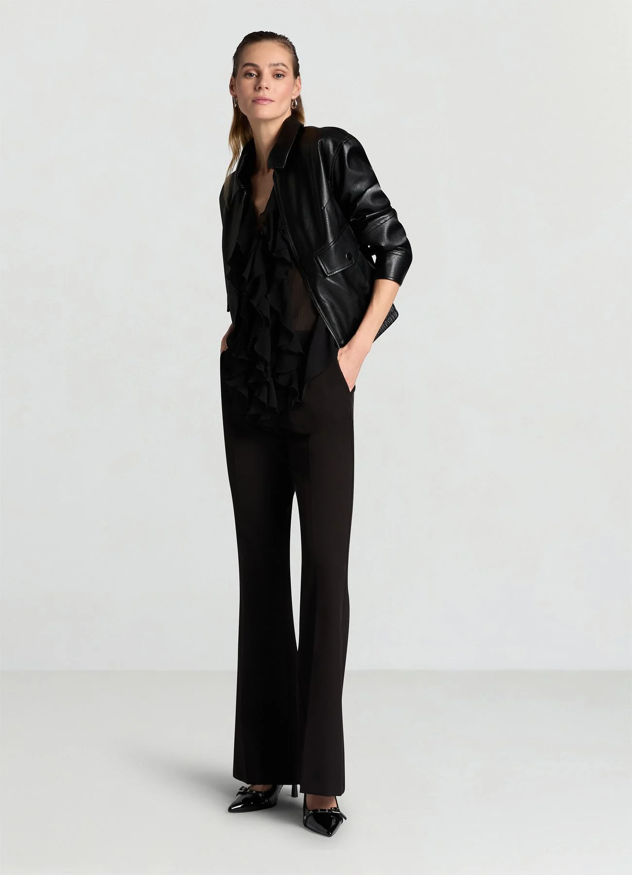 Blusa con volant e scollo a V - Image 3