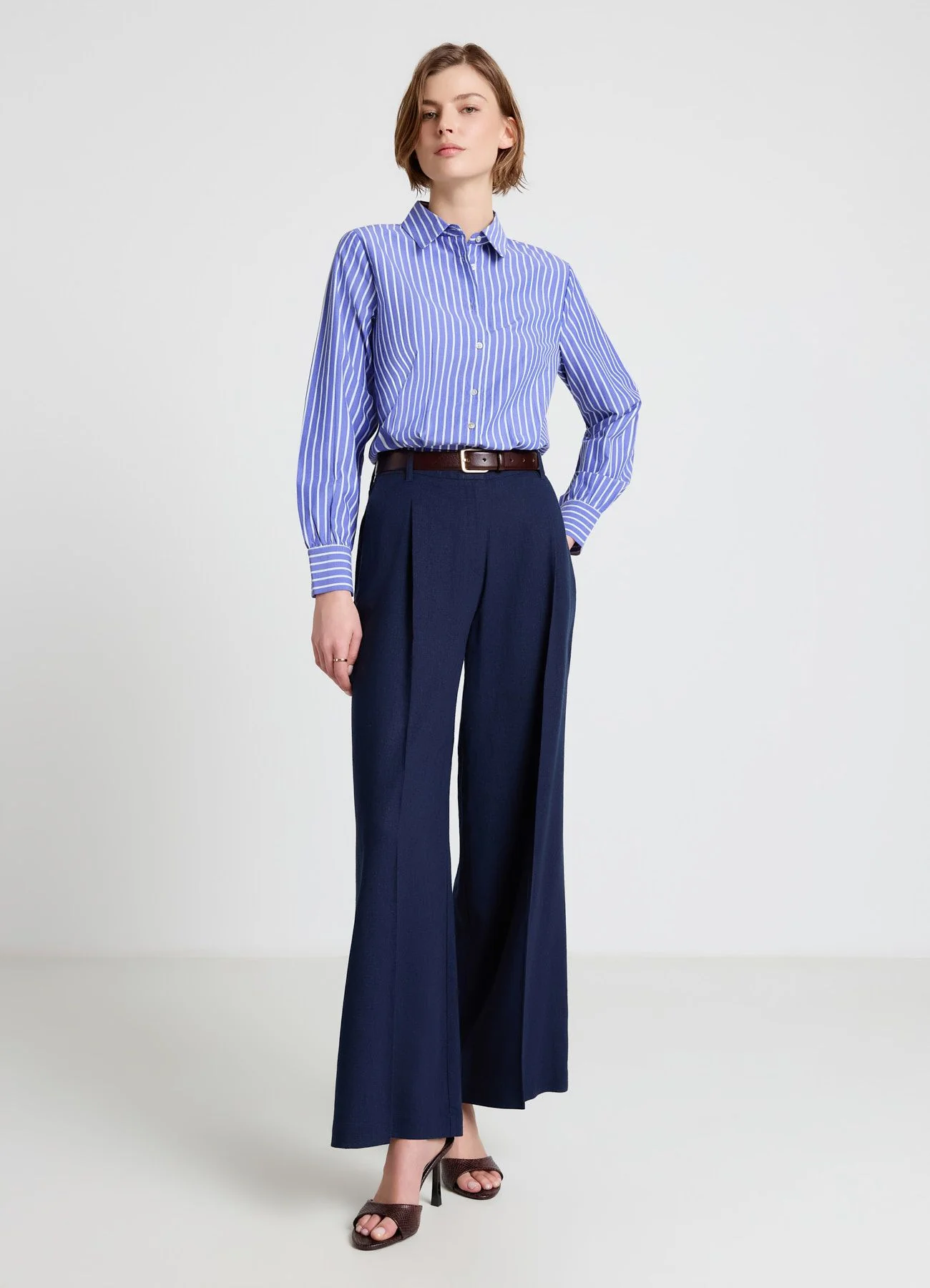 Camicia a righe con pinces crop