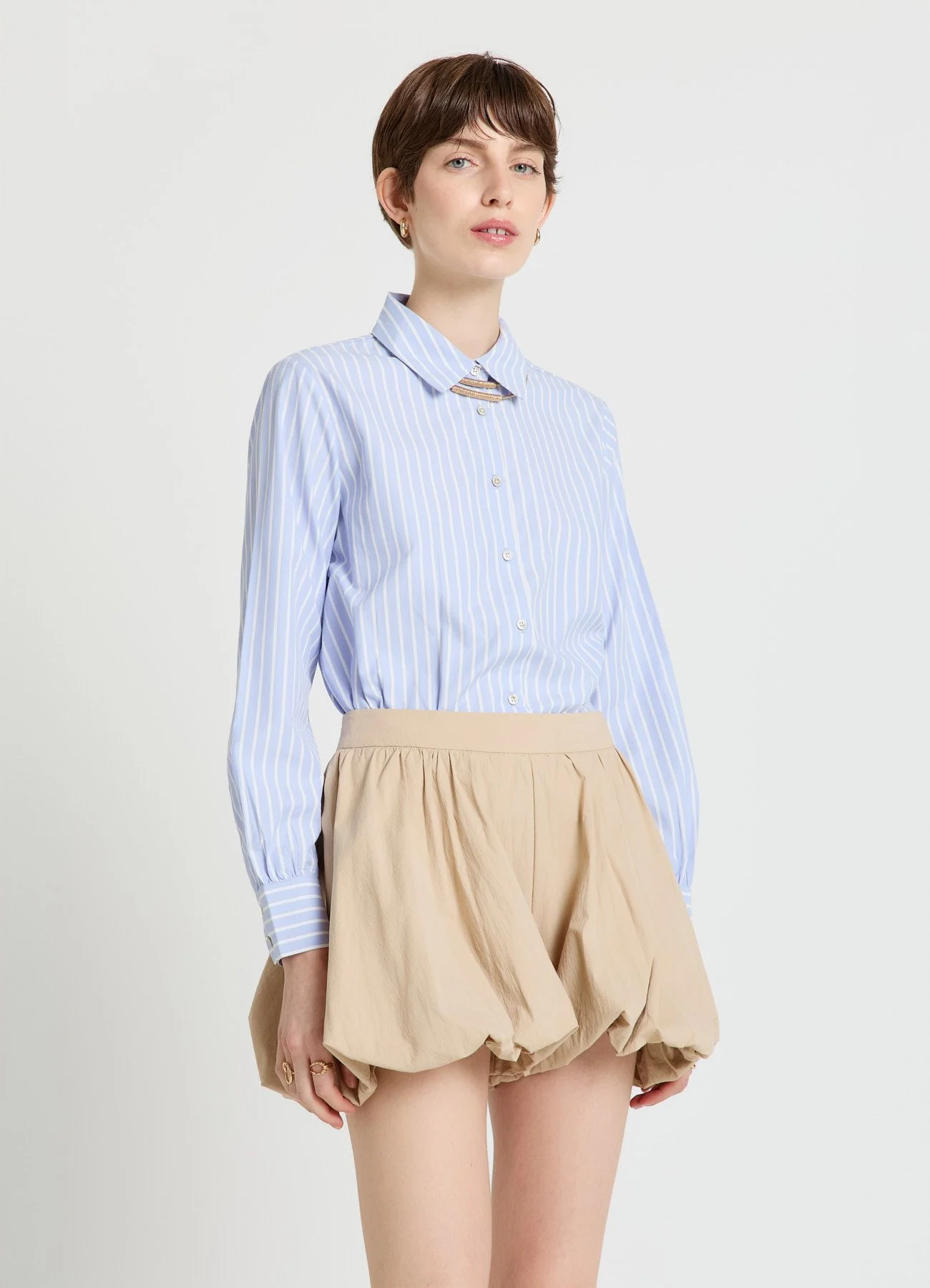 Camicia a righe con pinces crop - Image 2