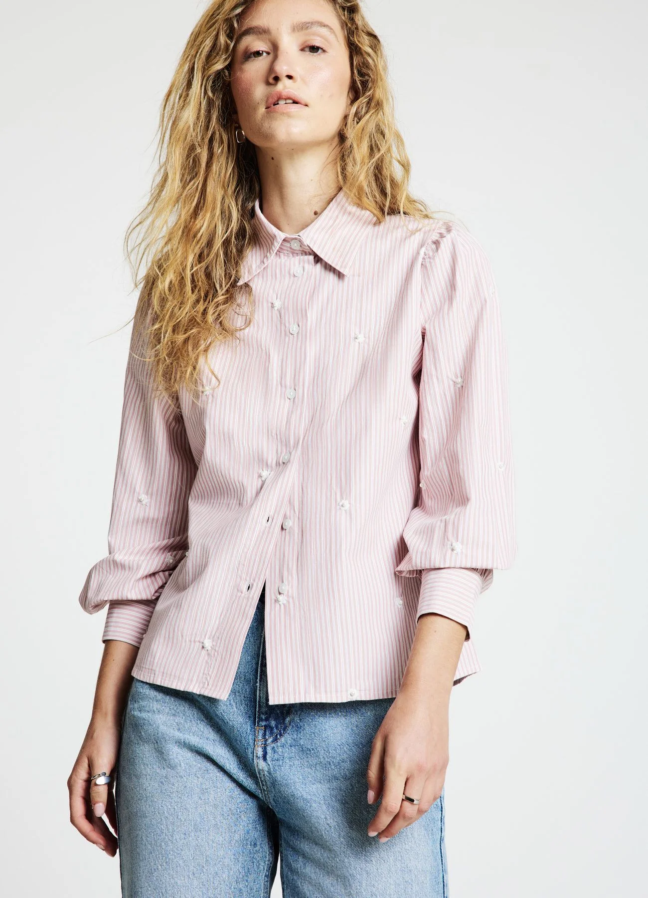 Camicia a righe con ricami e perle - Image 2