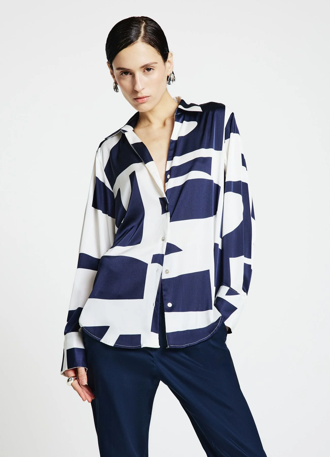 Camicia con colletto classico e stampe - Image 2