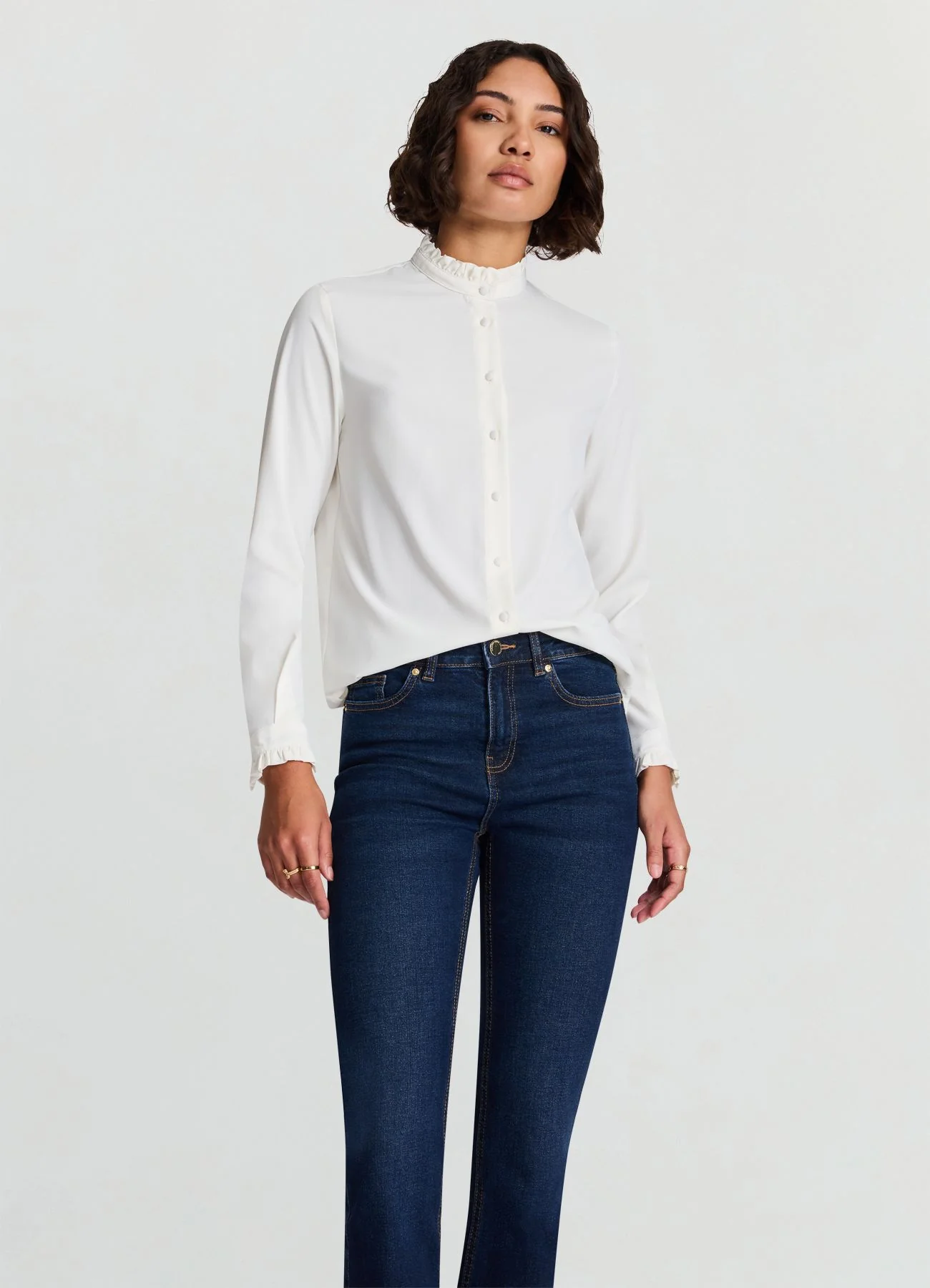 Camicia con colletto coreana e volant