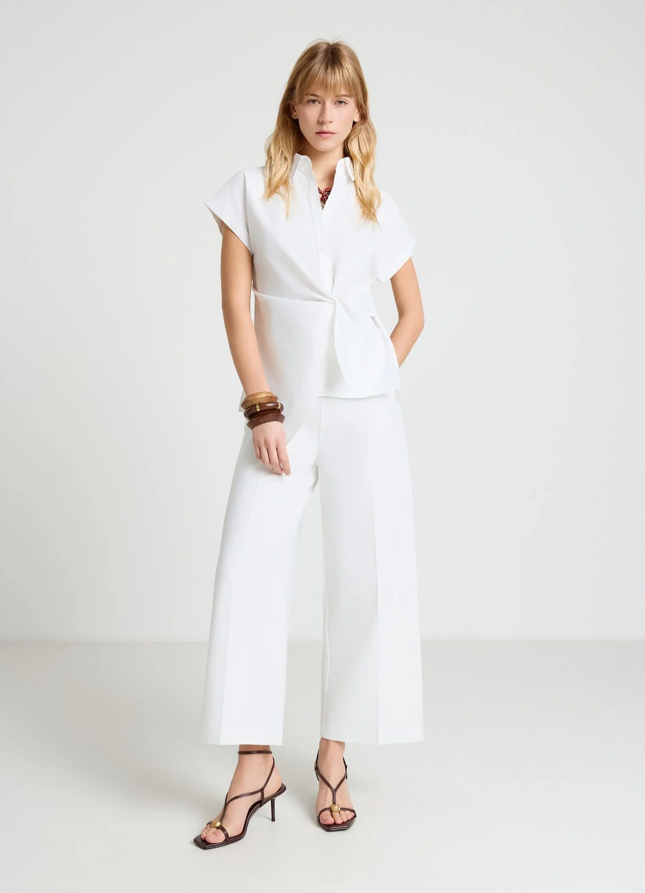 Camicia con nodo sul fianco e mezza abbottonatura - Image 3