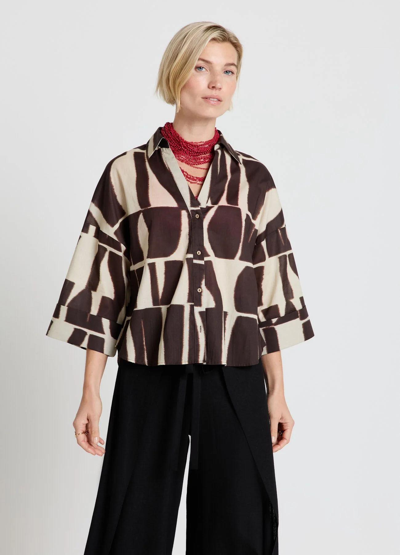 Camicia con scollo a V e stampa - Image 2