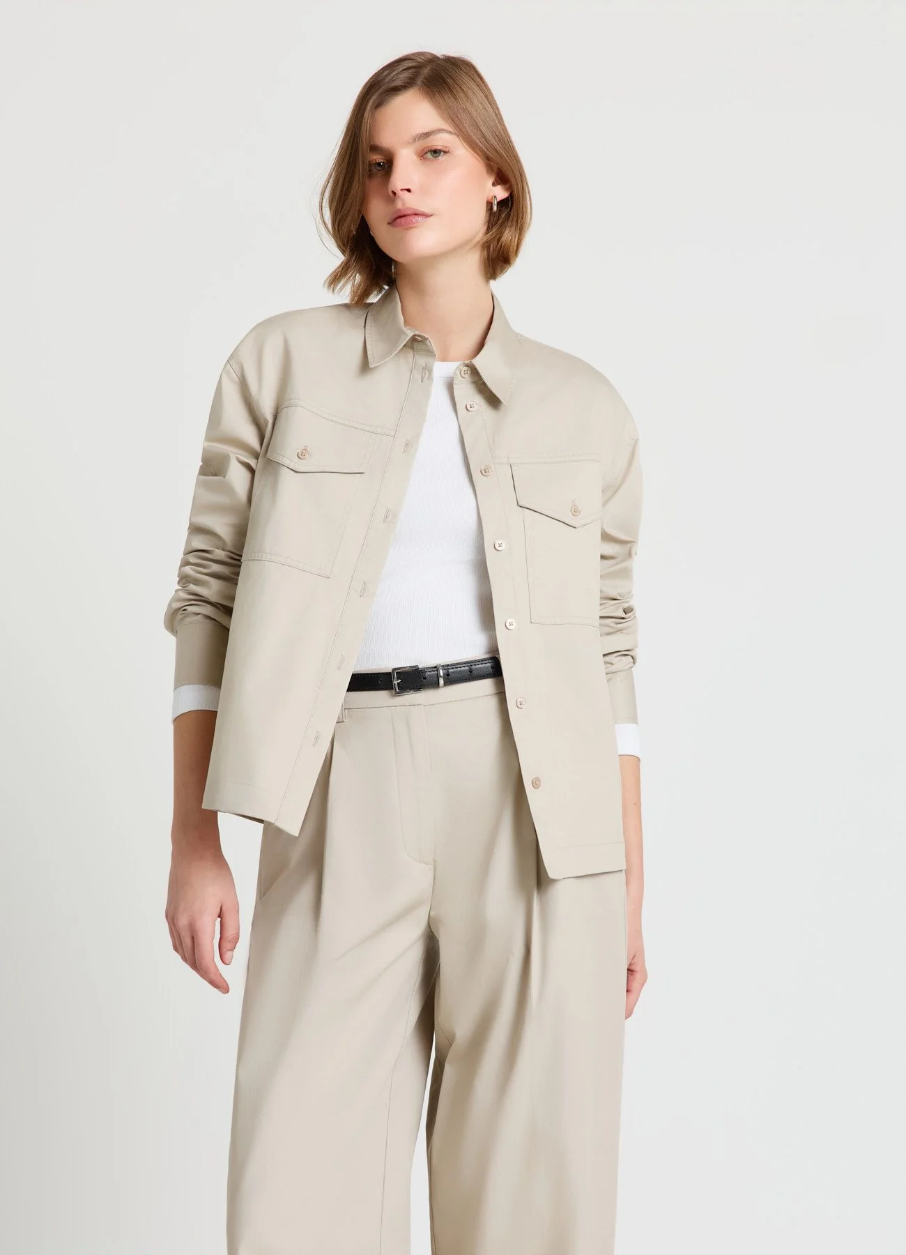 Camicia con tasche e bottoni - Image 7