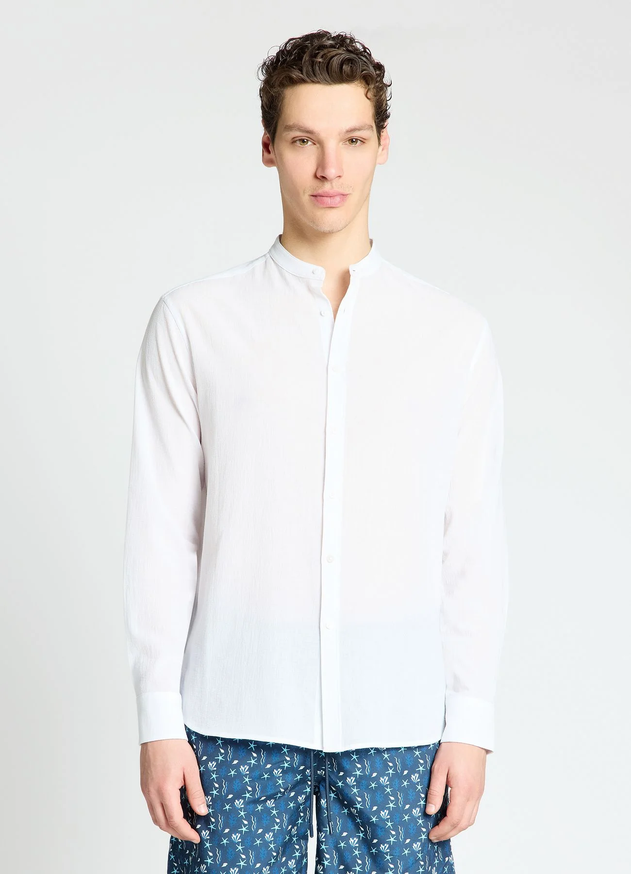 Camicia coreana a tinta unita - Image 2