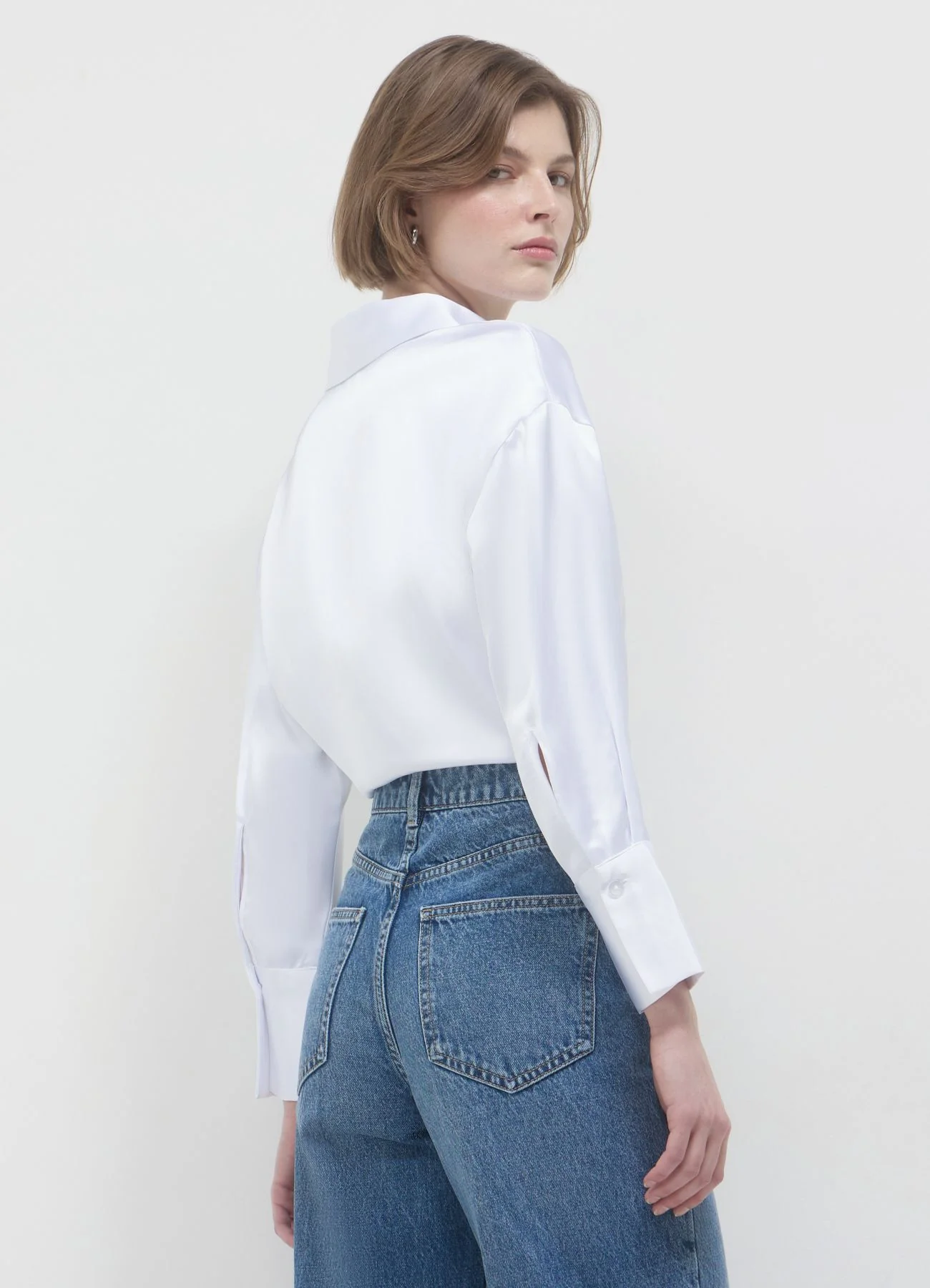 Camicia crop simil satin con arriccio - Image 2