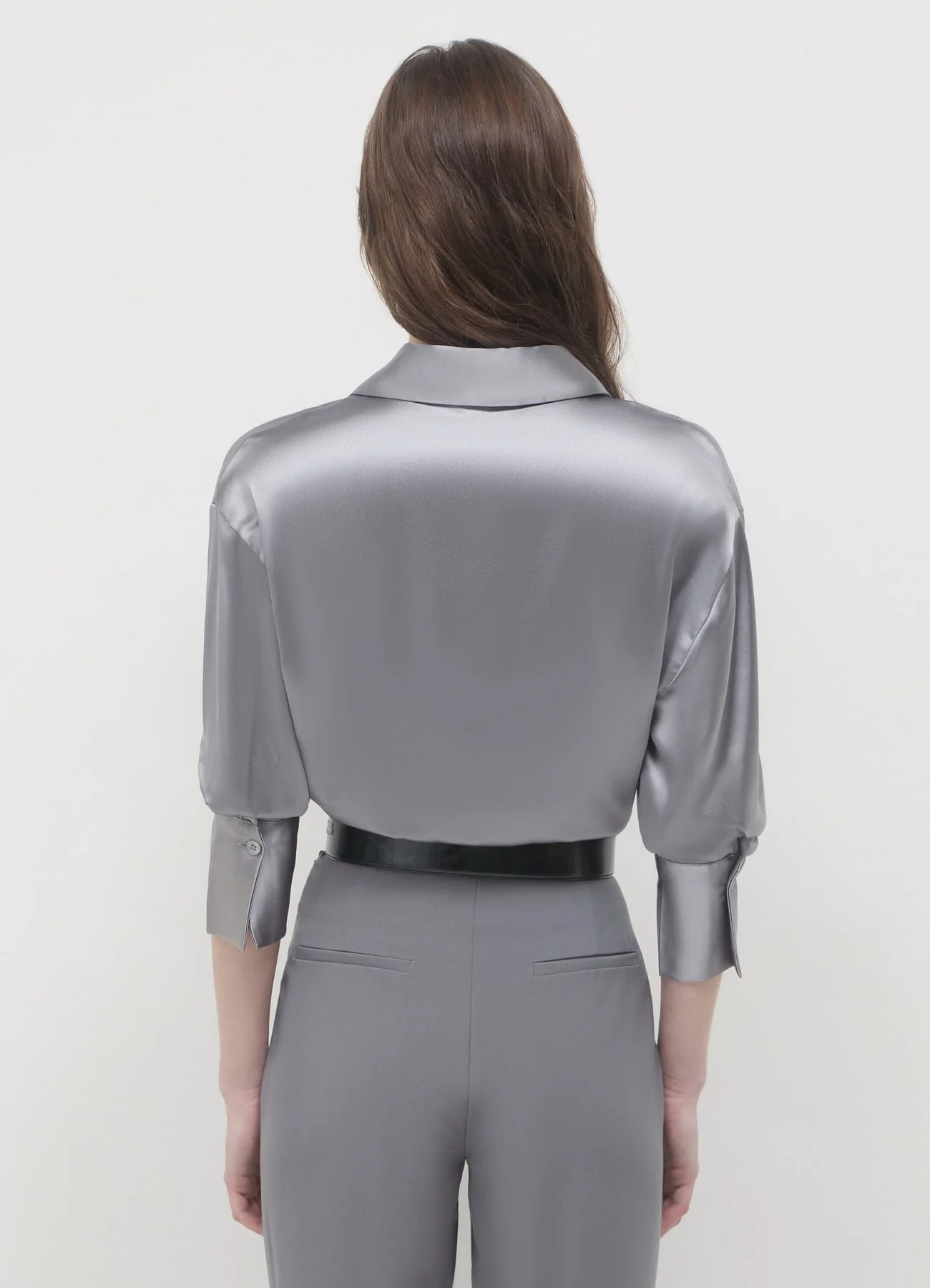 Camicia crop simil satin con arriccio