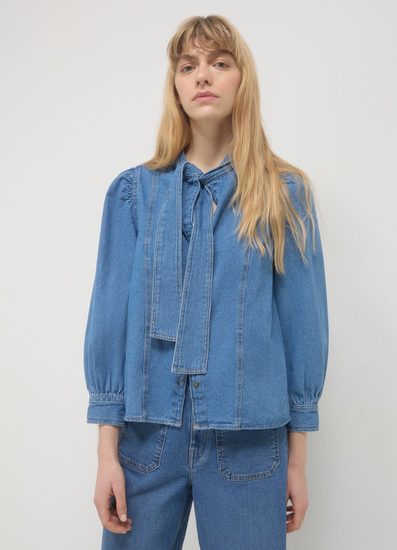 Camicia denim con fiocco