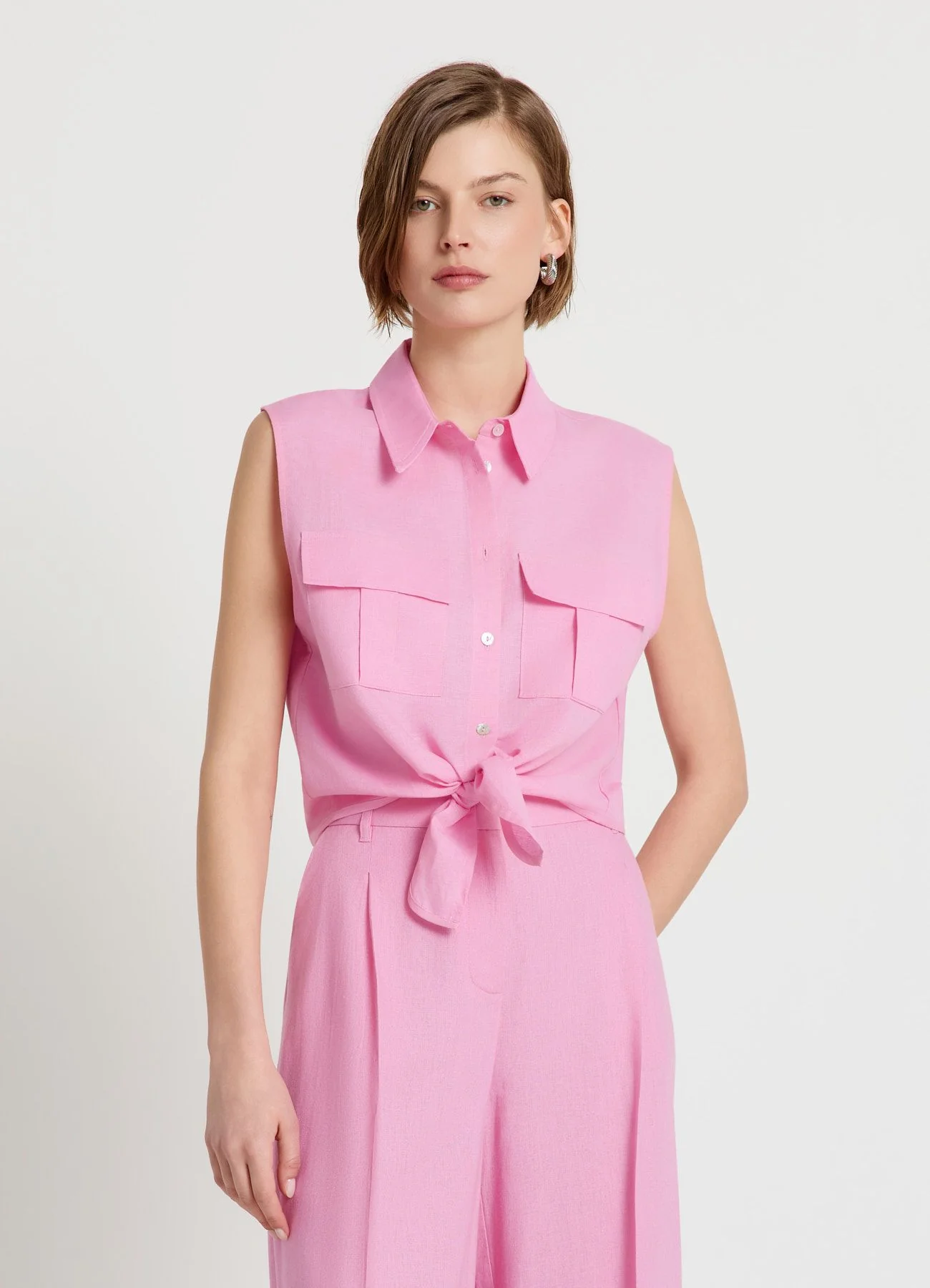Camicia smanicata in lino con nodo - Image 2