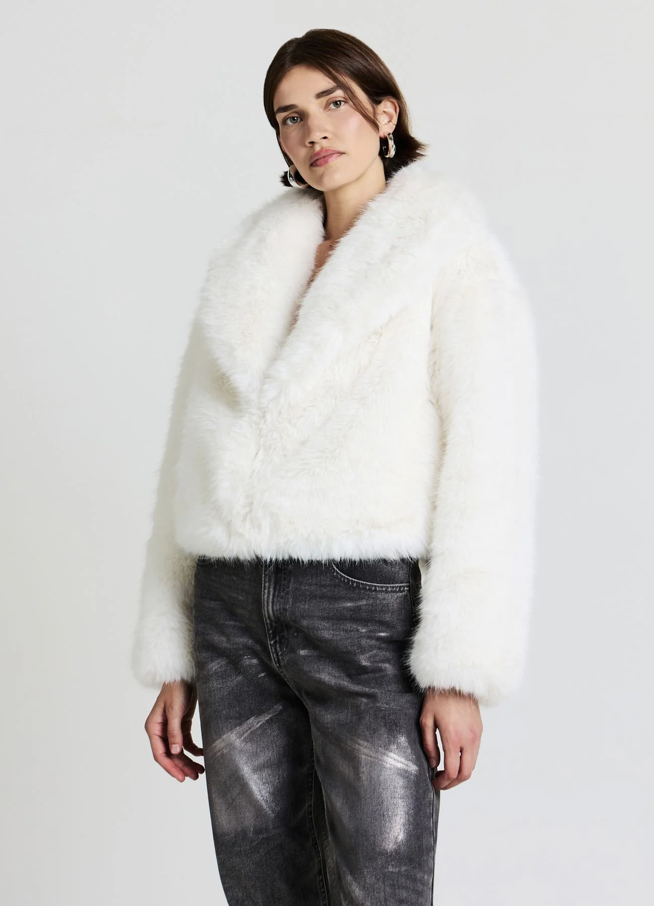 Cappotto crop finto pelo