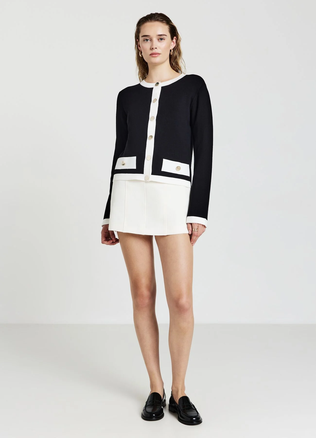 Cardigan con bottoni dorati - Image 3
