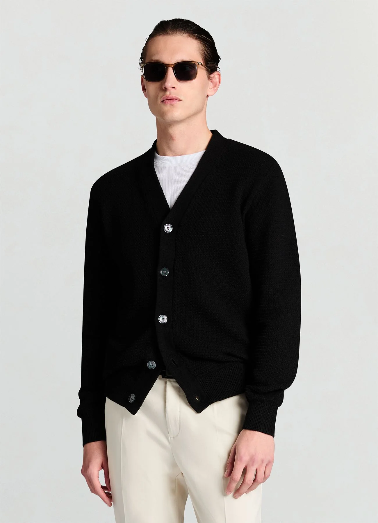 Cardigan con scollo a V e bottoni