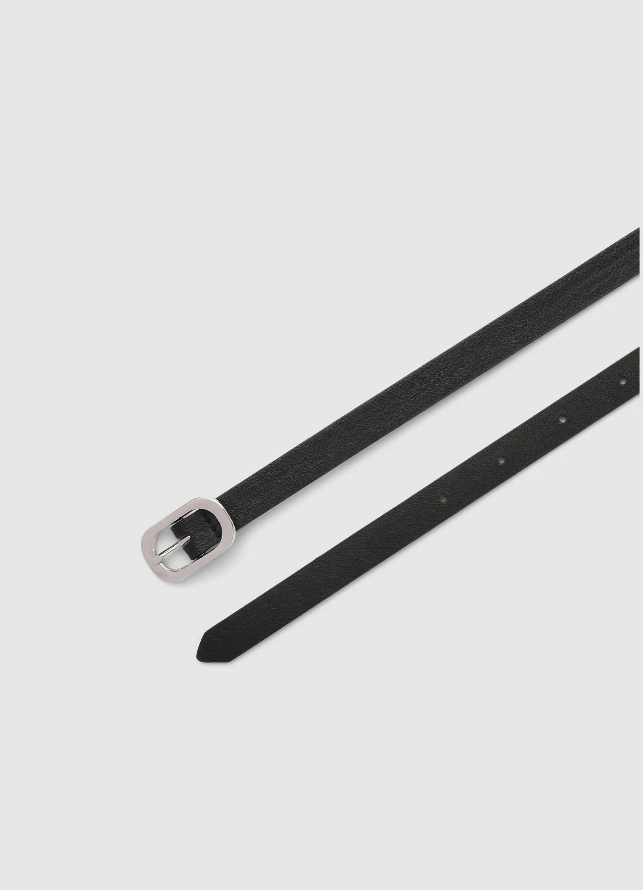 Cintura sottile con fibbia ovale