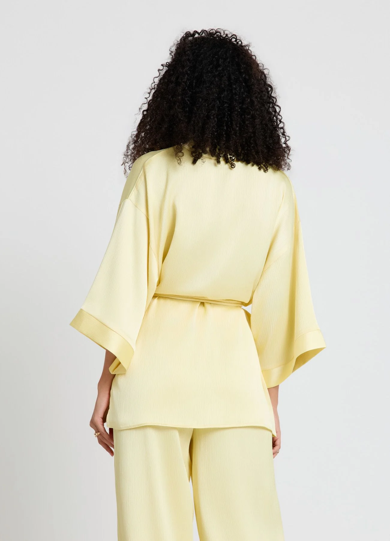 Giacca kimono similsatin con cintura - Image 2