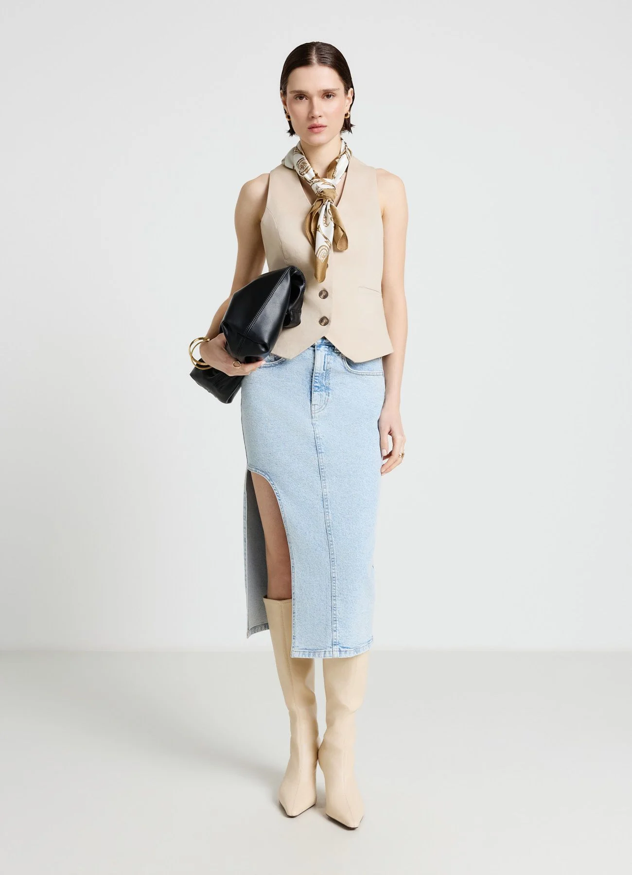 Gilet con scollo a v e bottoni