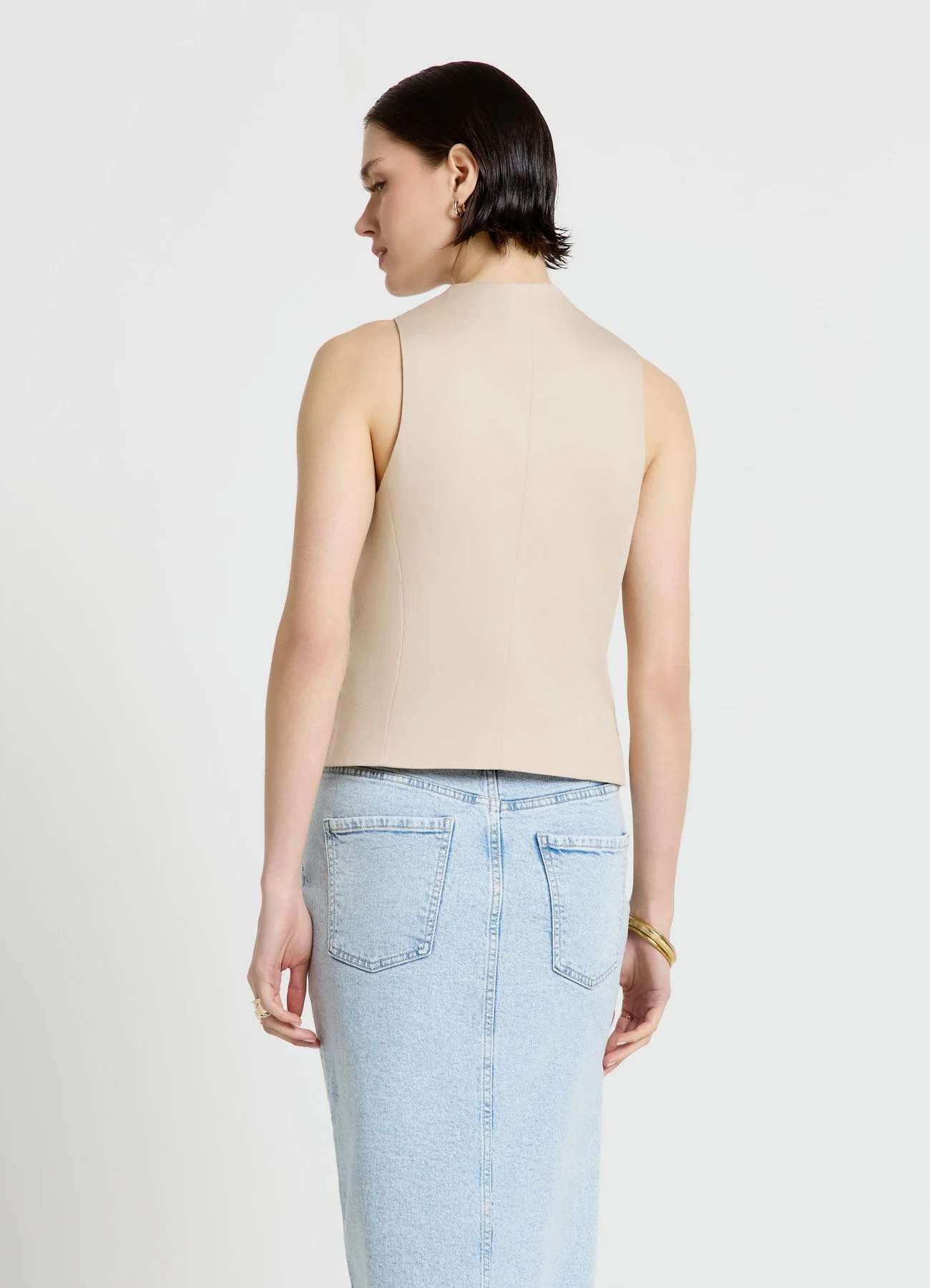 Gilet con scollo a v e bottoni - Image 3