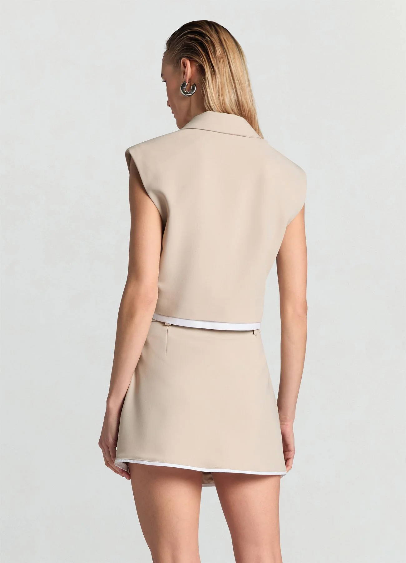 Gilet corto con revers e pattine - Image 2