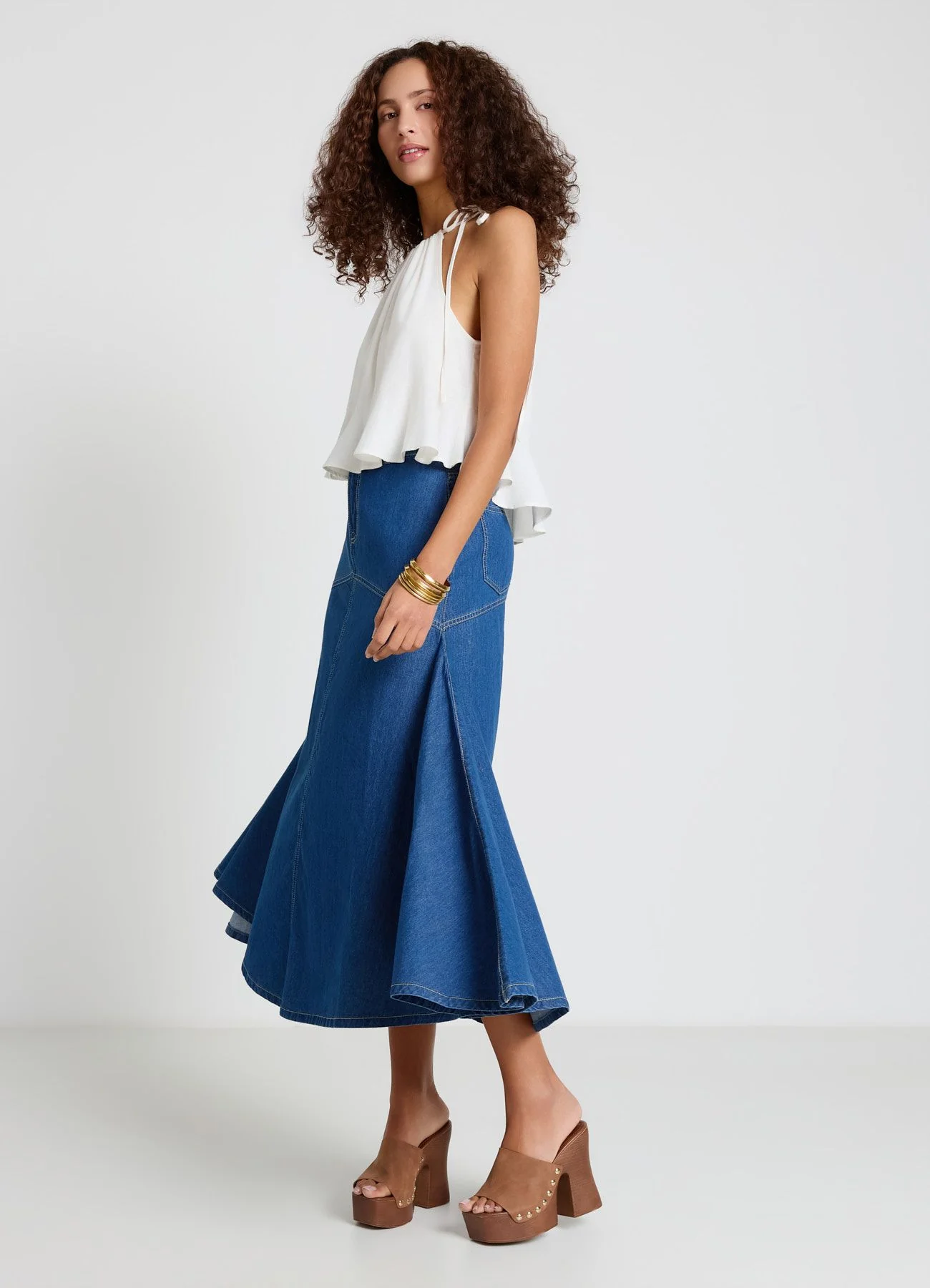Gonna lunga svasata in denim con impunture