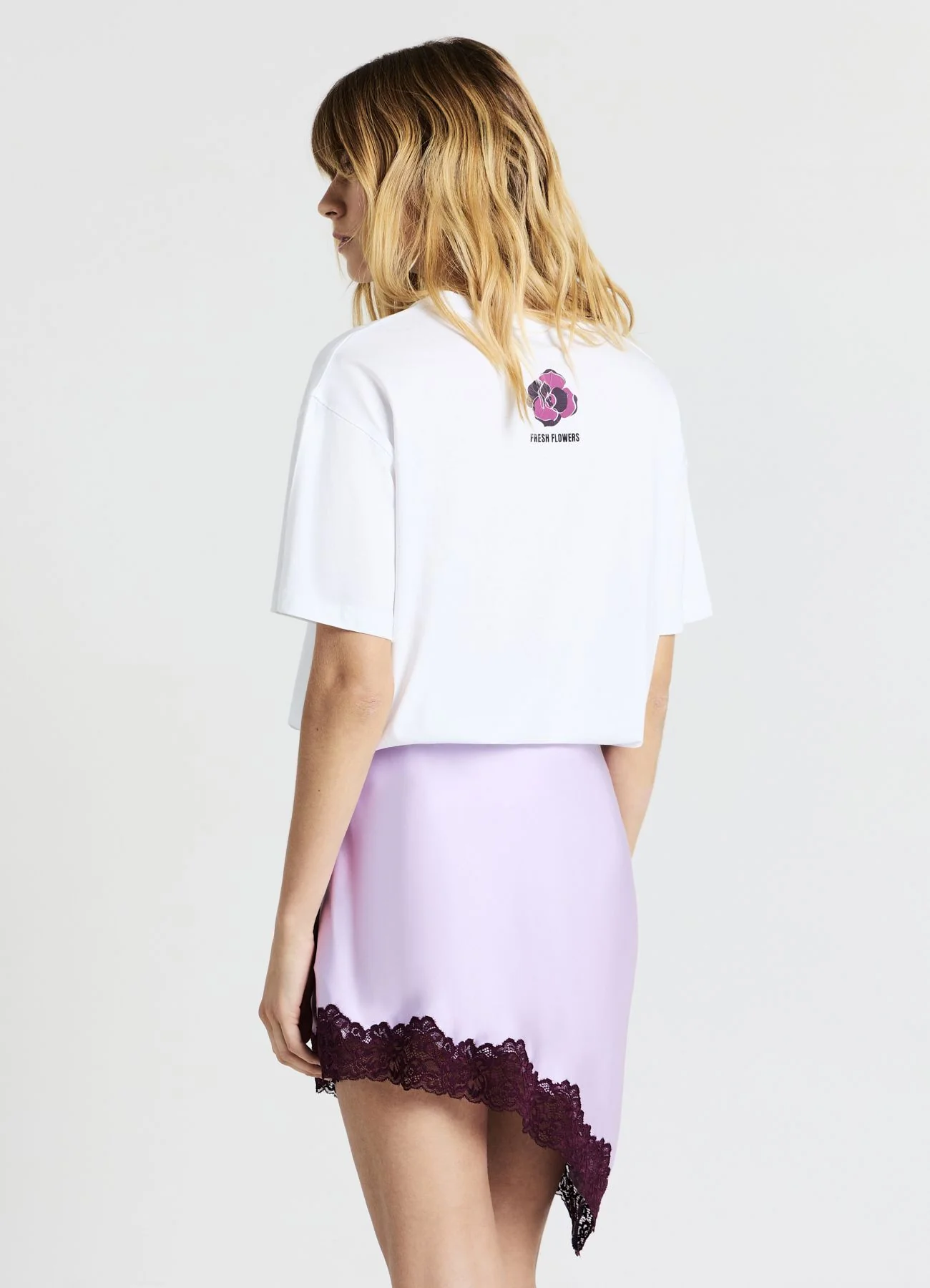 Gonna mini simil satin inserto pizzo - Image 3