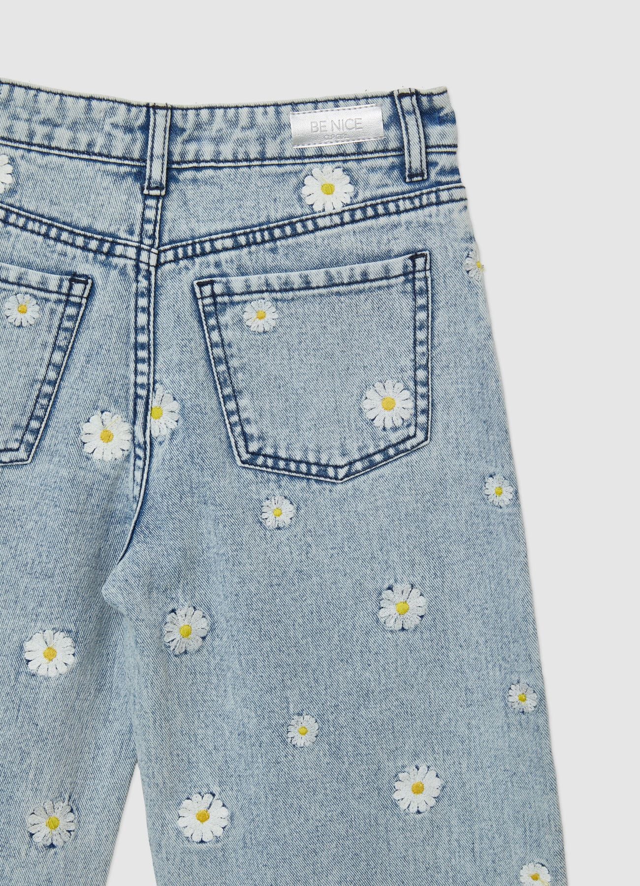 Jeans crop con ricami margherite - Image 5