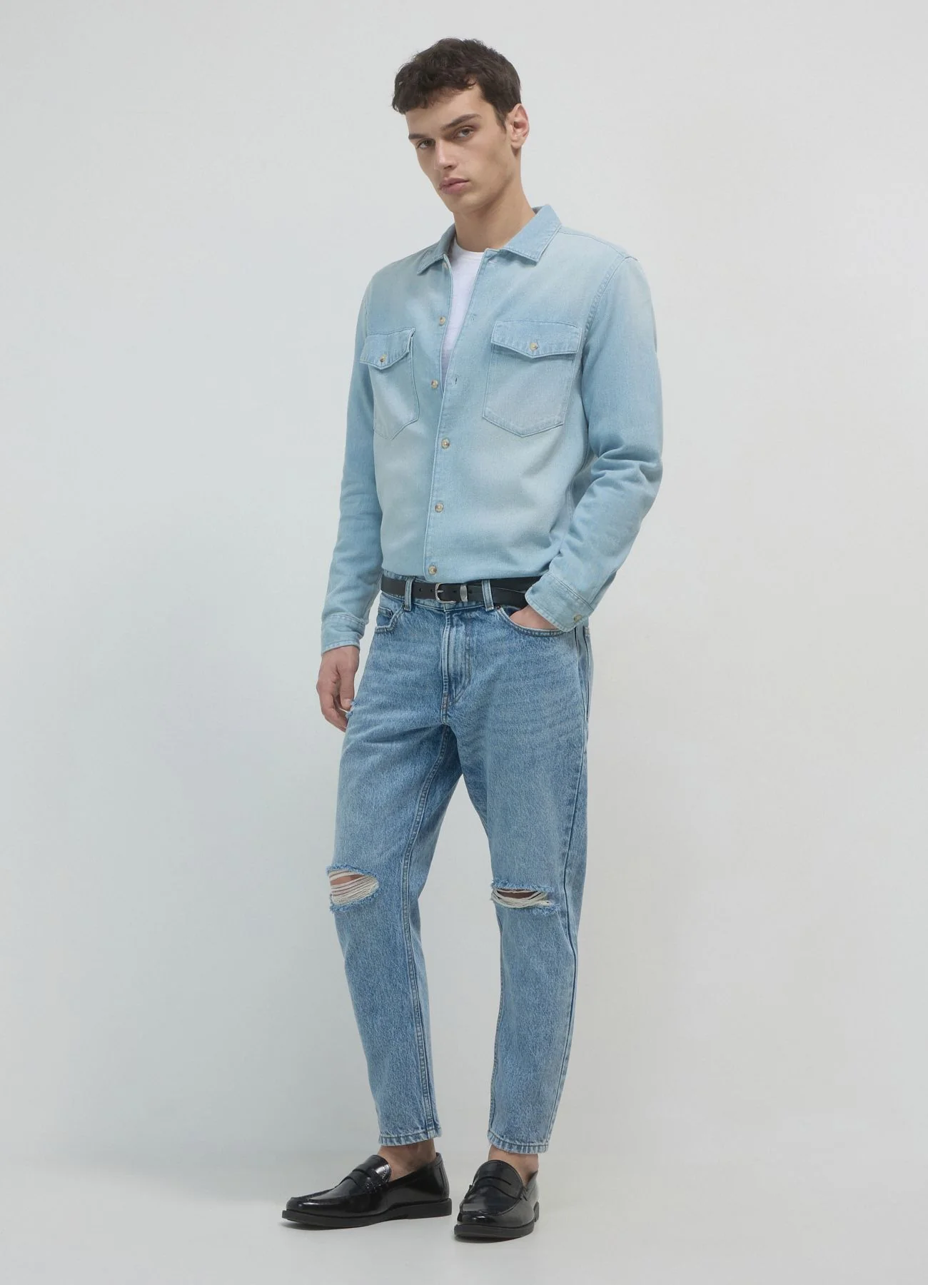 Jeans cropped con strappi