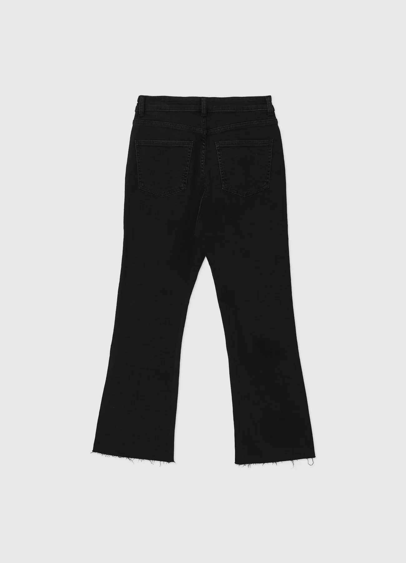 Jeans cropped flare con orlo sfrangiato - Image 6