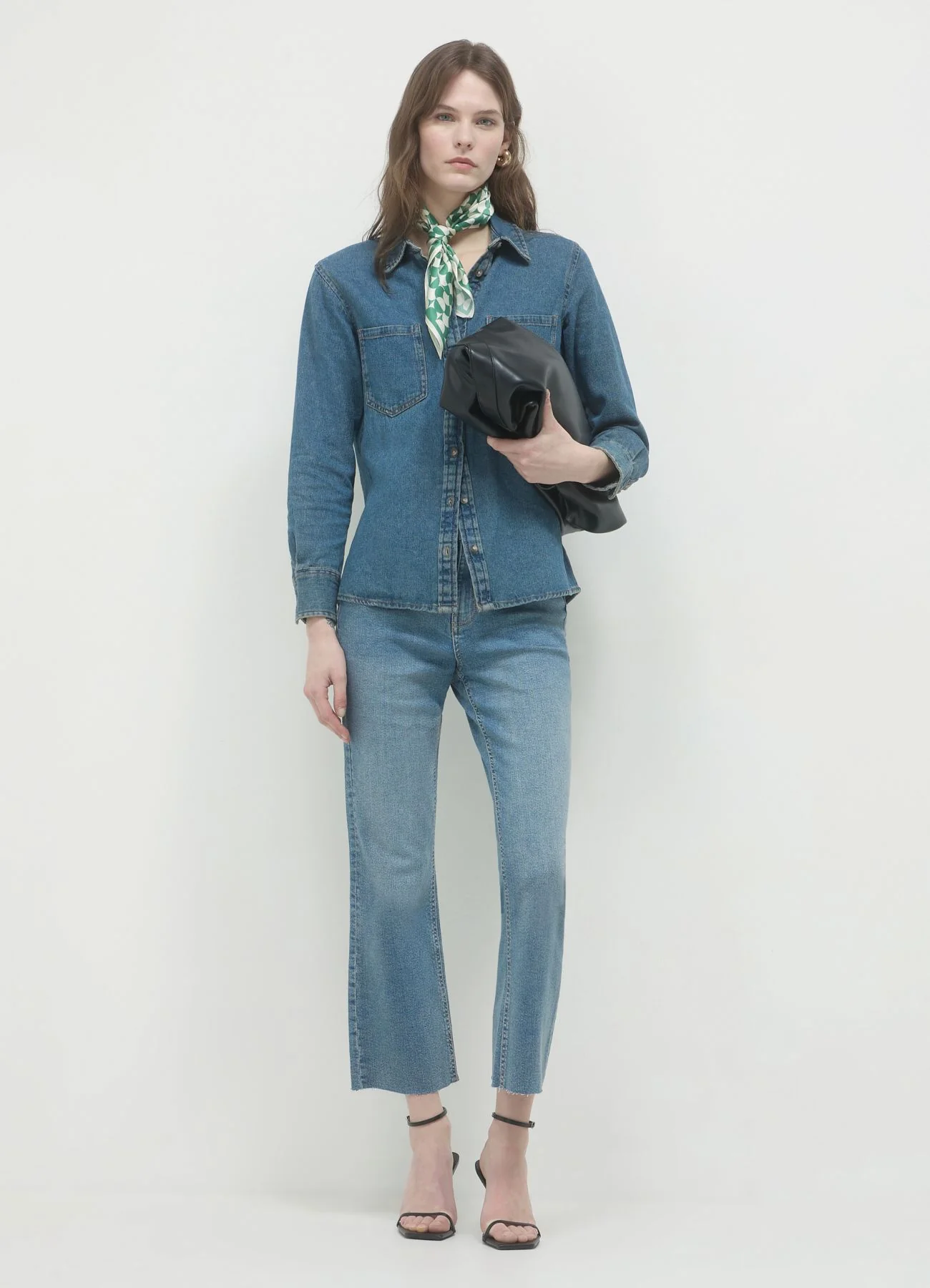 Jeans cropped flare effetto sabbiato - Image 2
