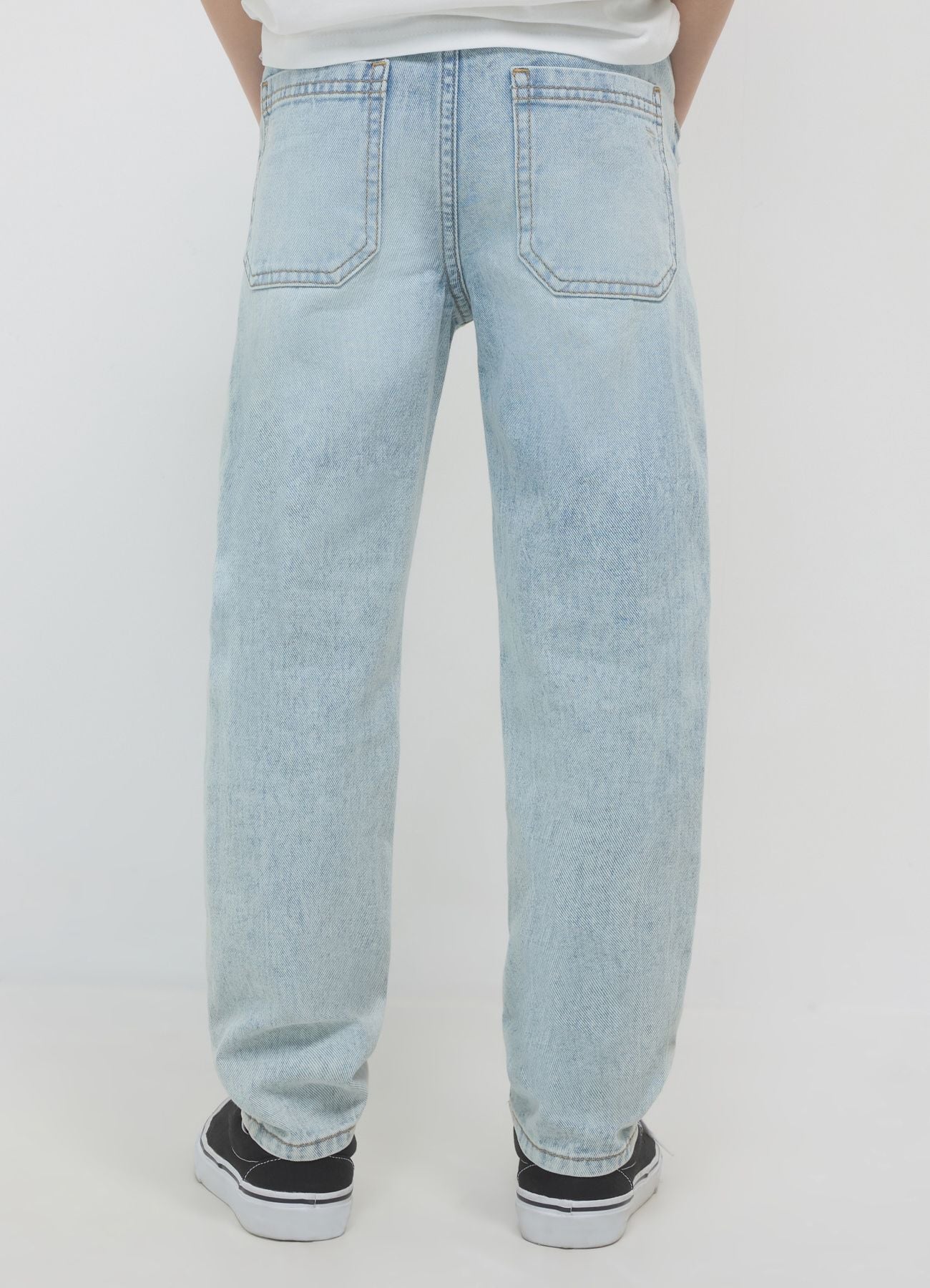 Jeans jogger con strappi