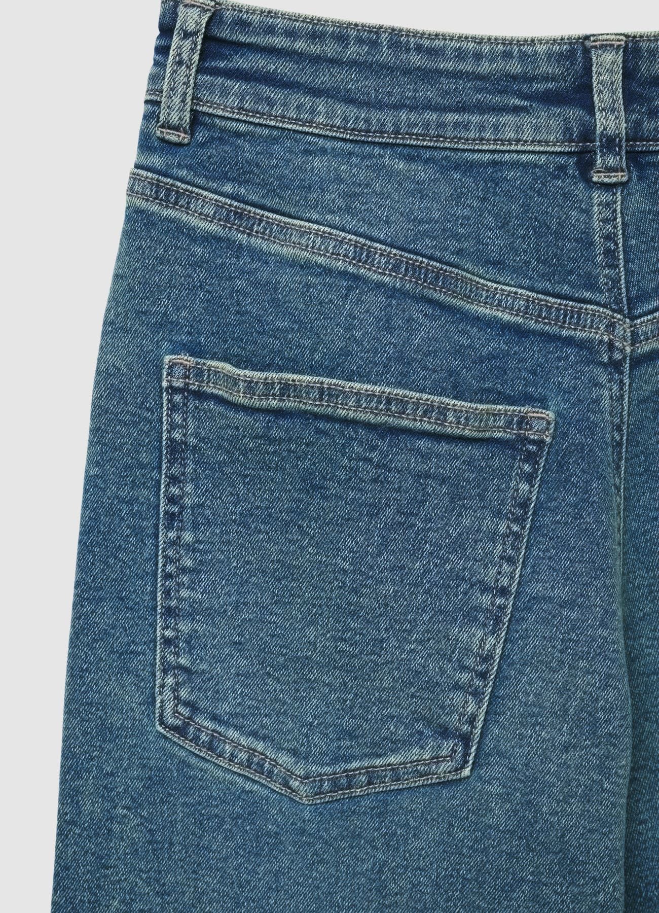 Jeans straight con spacchi al fondo - Image 5