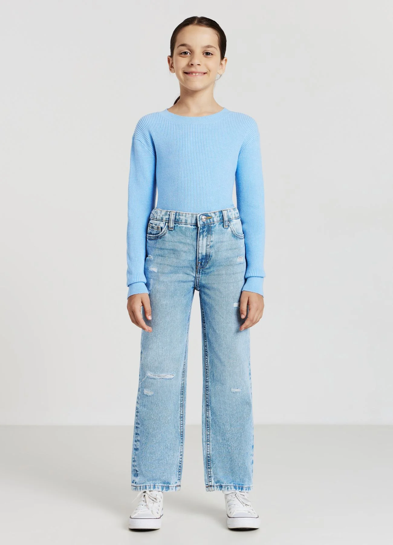 Jeans straight con strappi