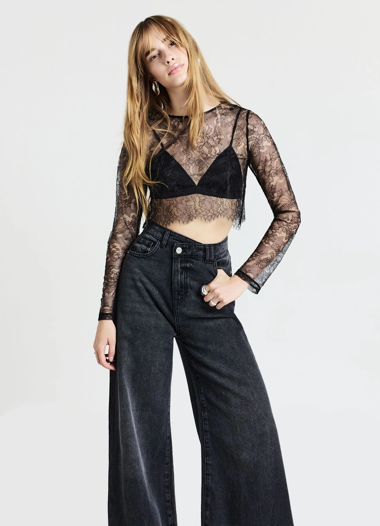 Maglia crop in pizzo con bralette - Image 7