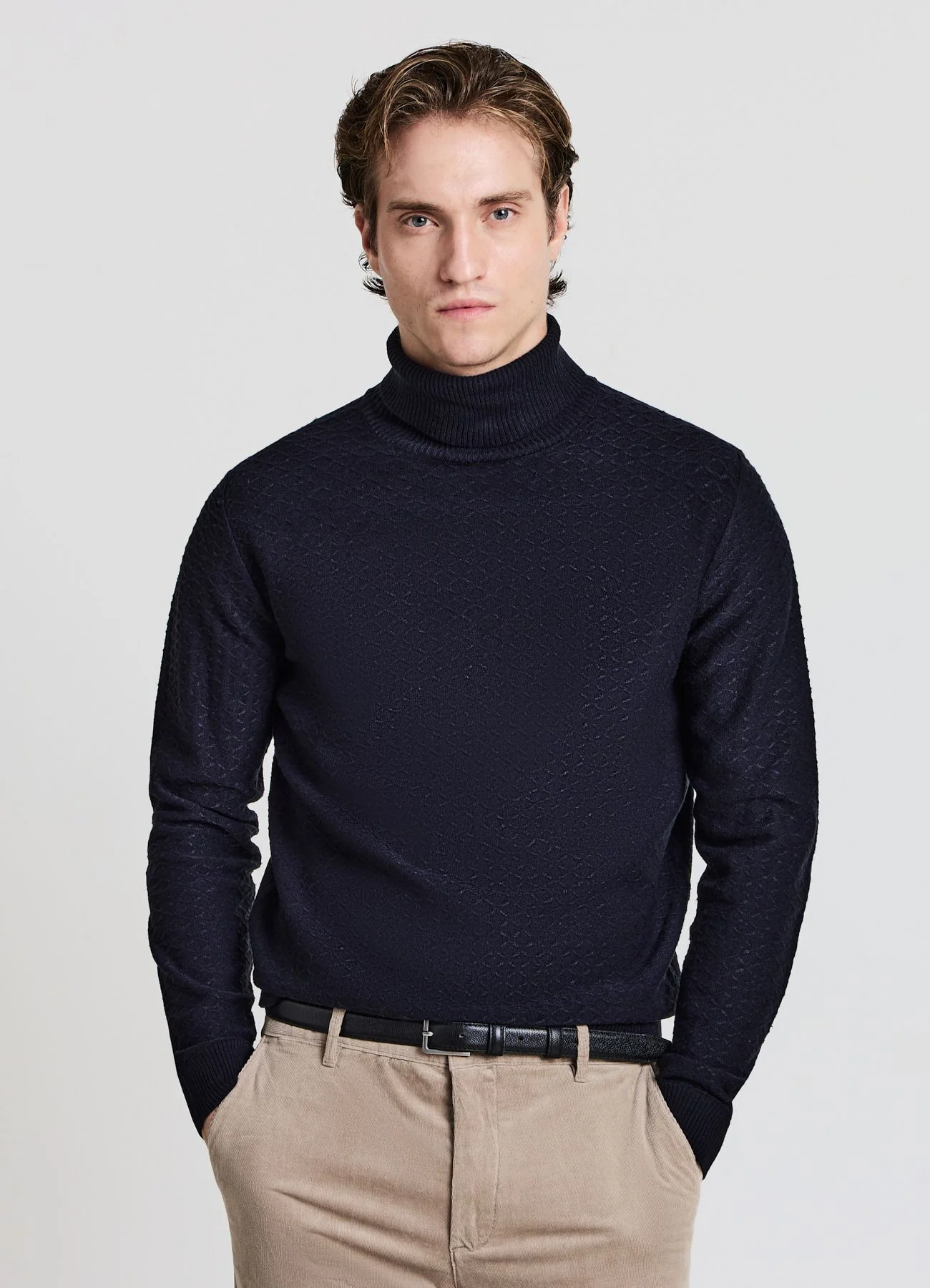 Maglia dolcevita lavorata - Image 8