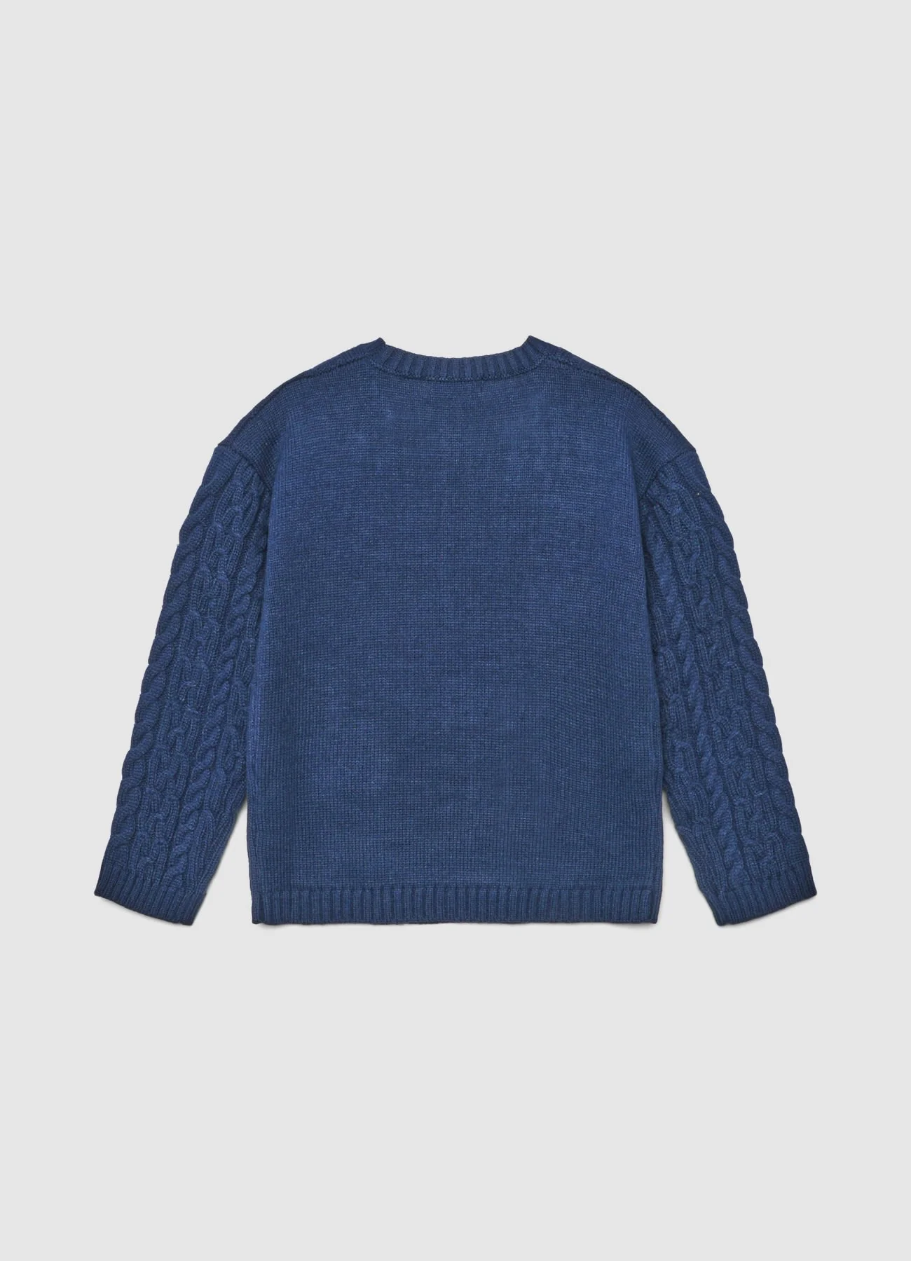 Maglia girocollo con trecce