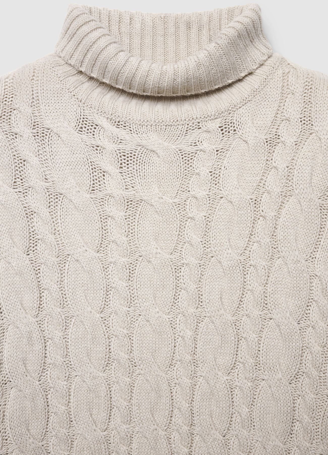 Maglione dolcevita con trecce - Image 7