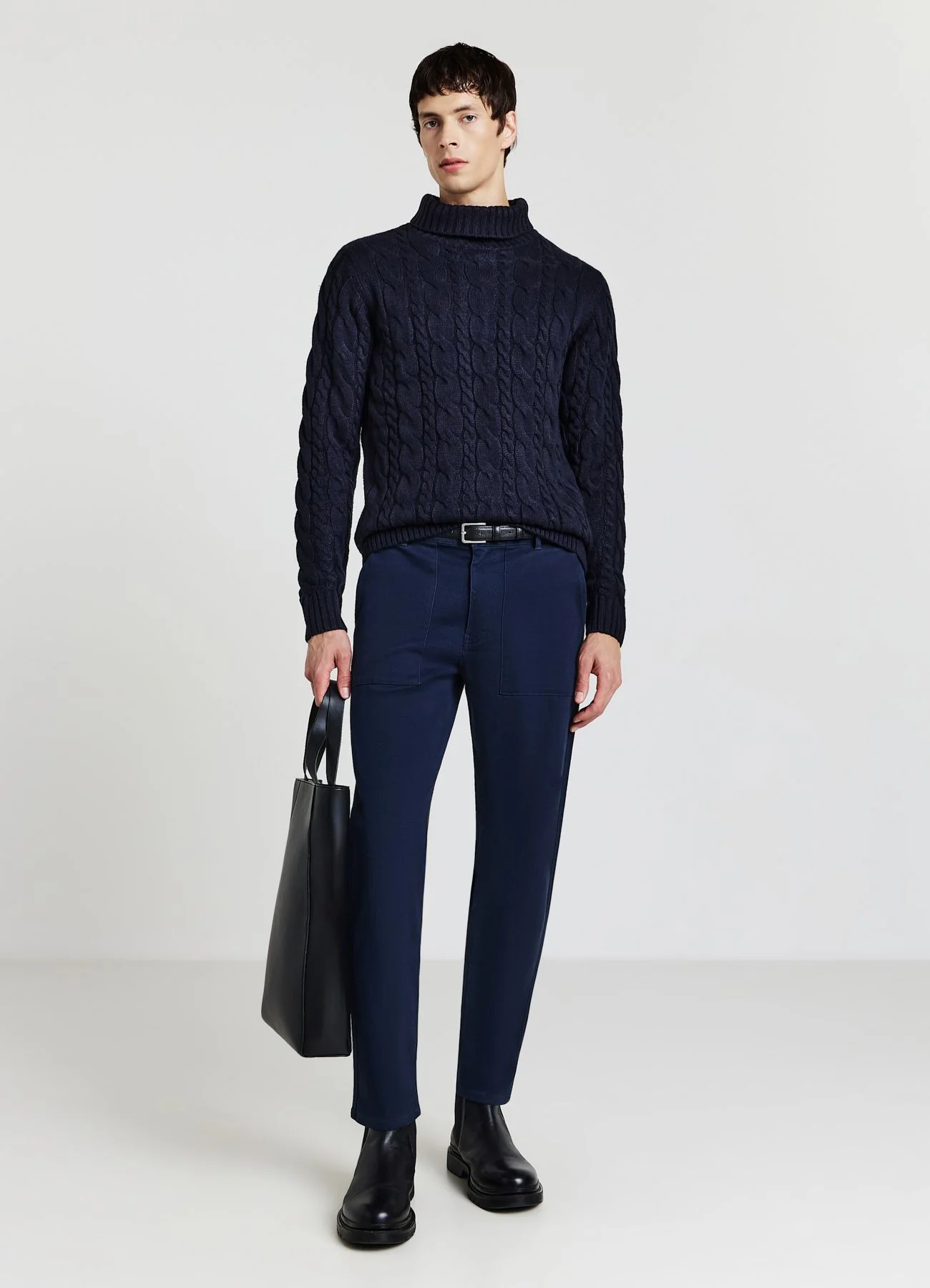 Maglione dolcevita con trecce