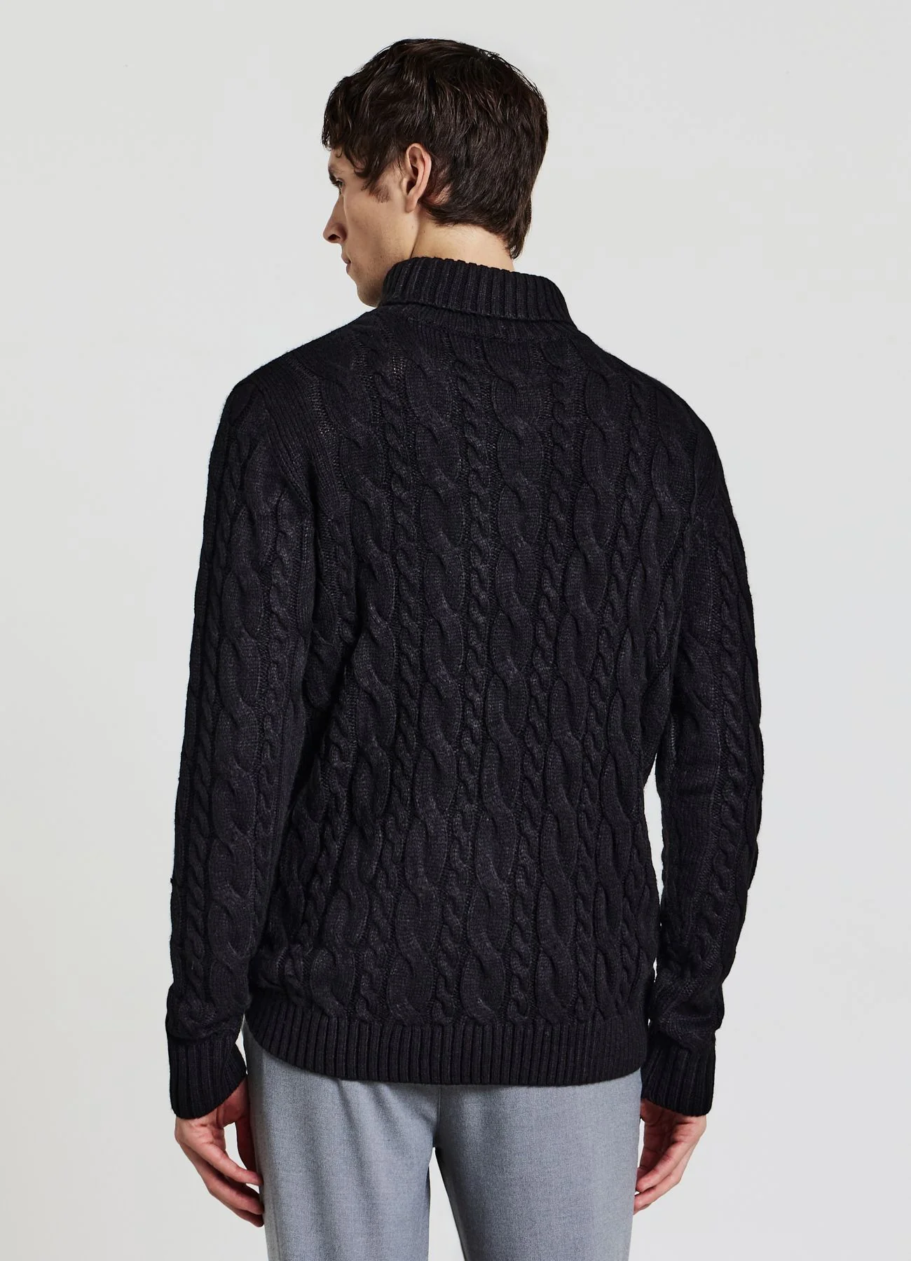 Maglione dolcevita con trecce - Image 3
