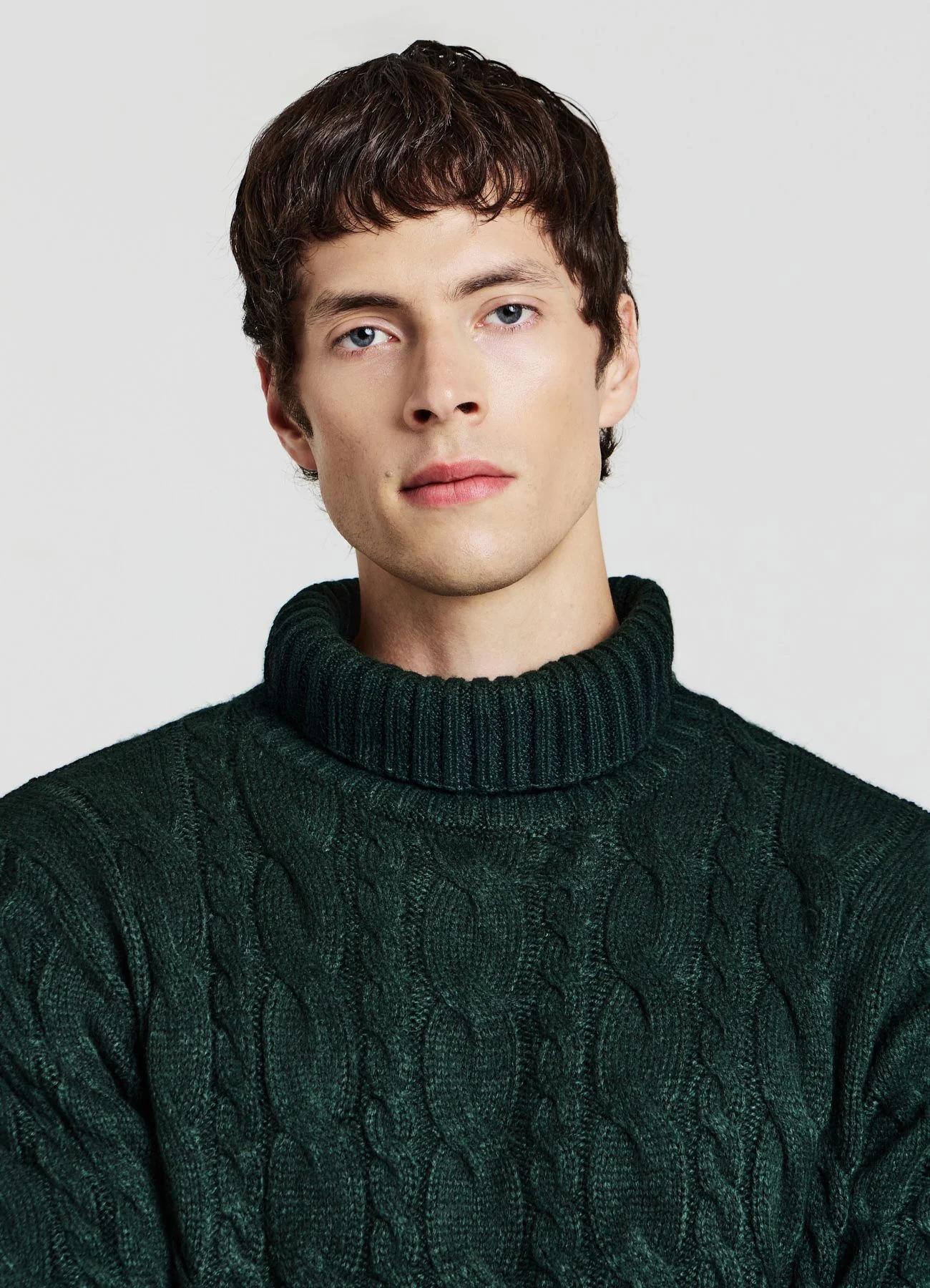 Maglione dolcevita con trecce - Image 4