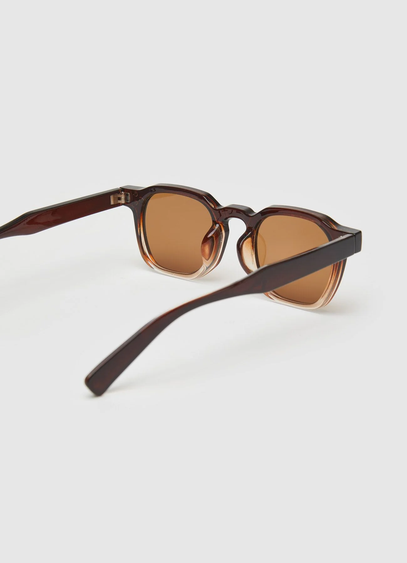 Occhiali da sole wayfarer sfumati