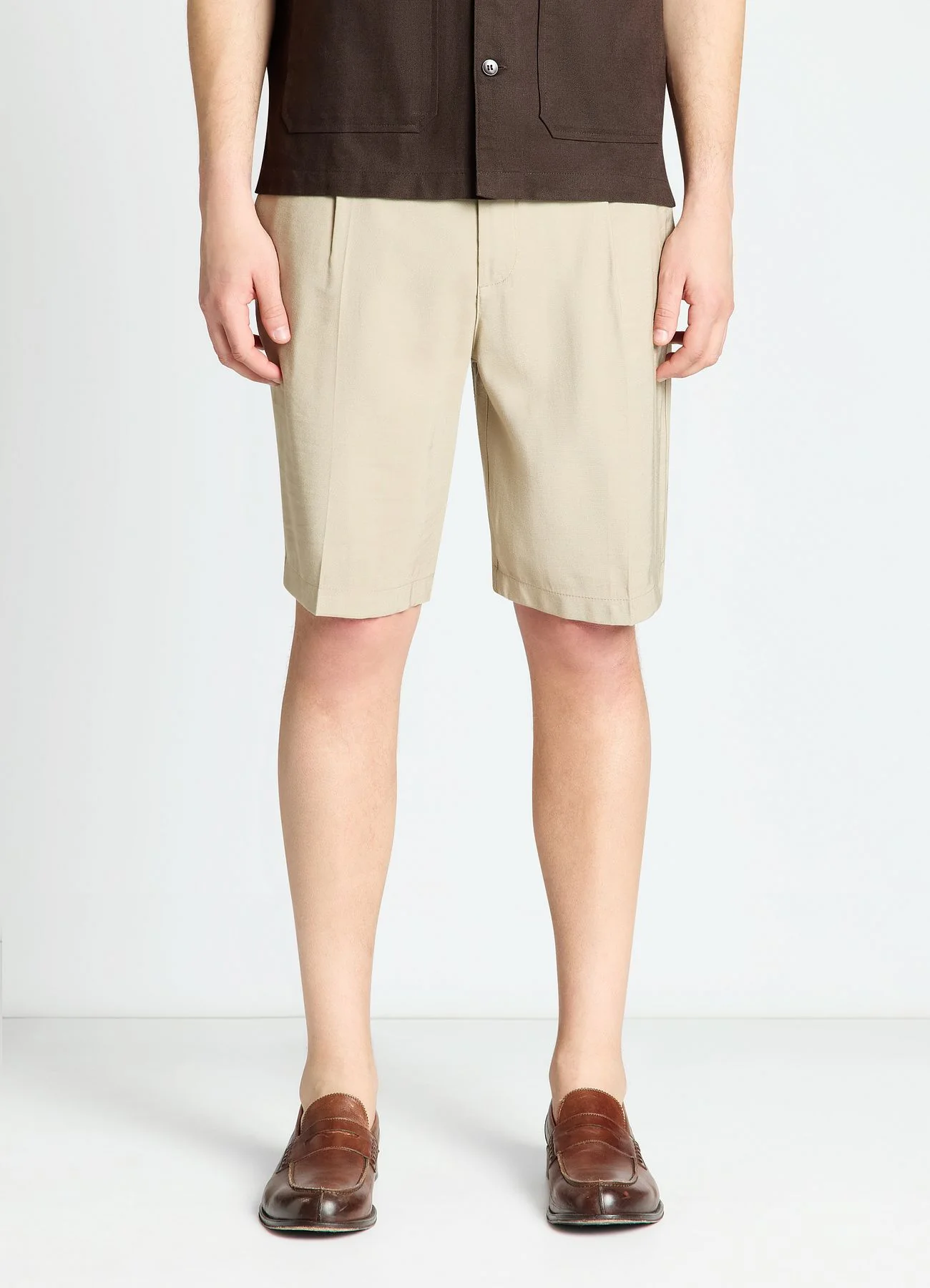 Pantaloncini bermuda con pieghe - Image 3