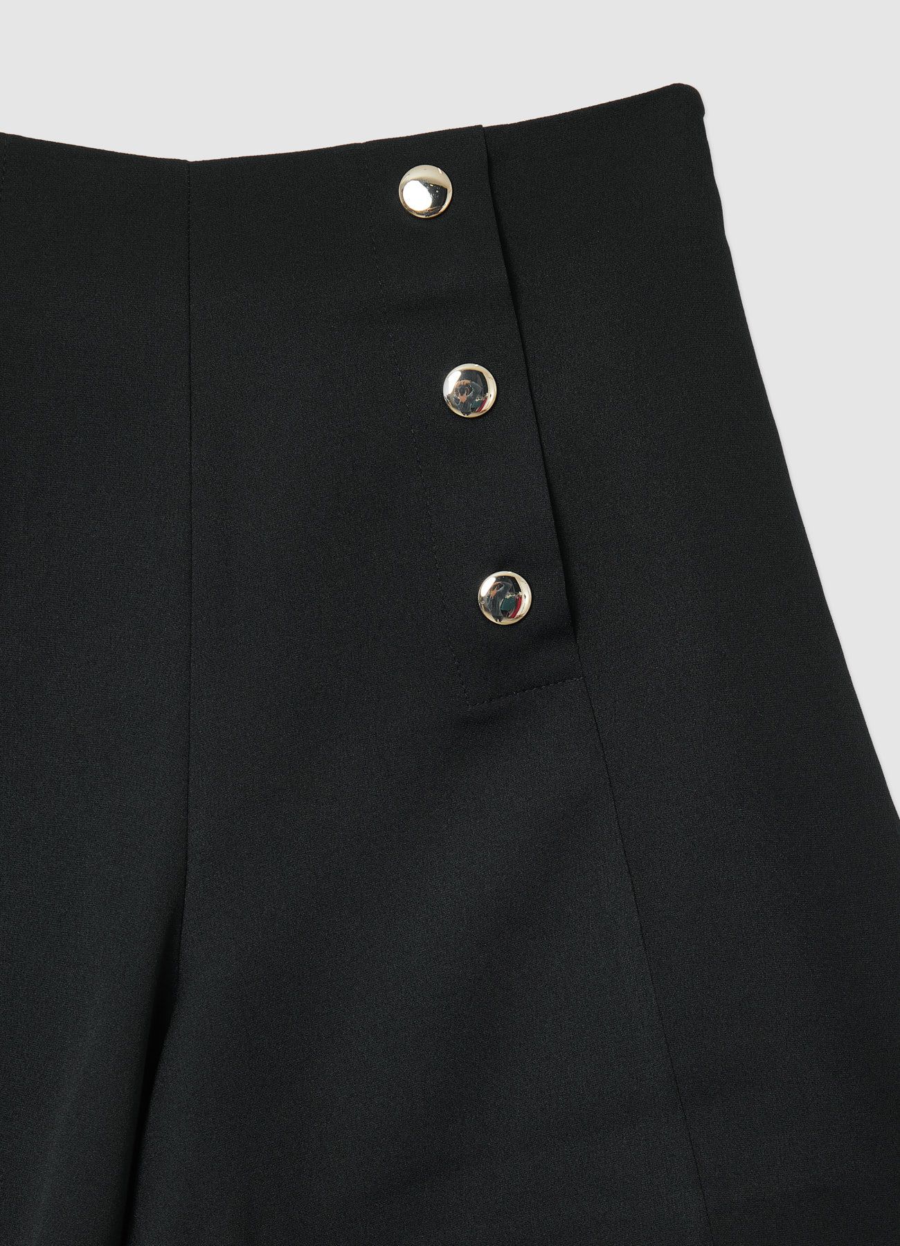 Pantaloncini bottoni oro - Image 6