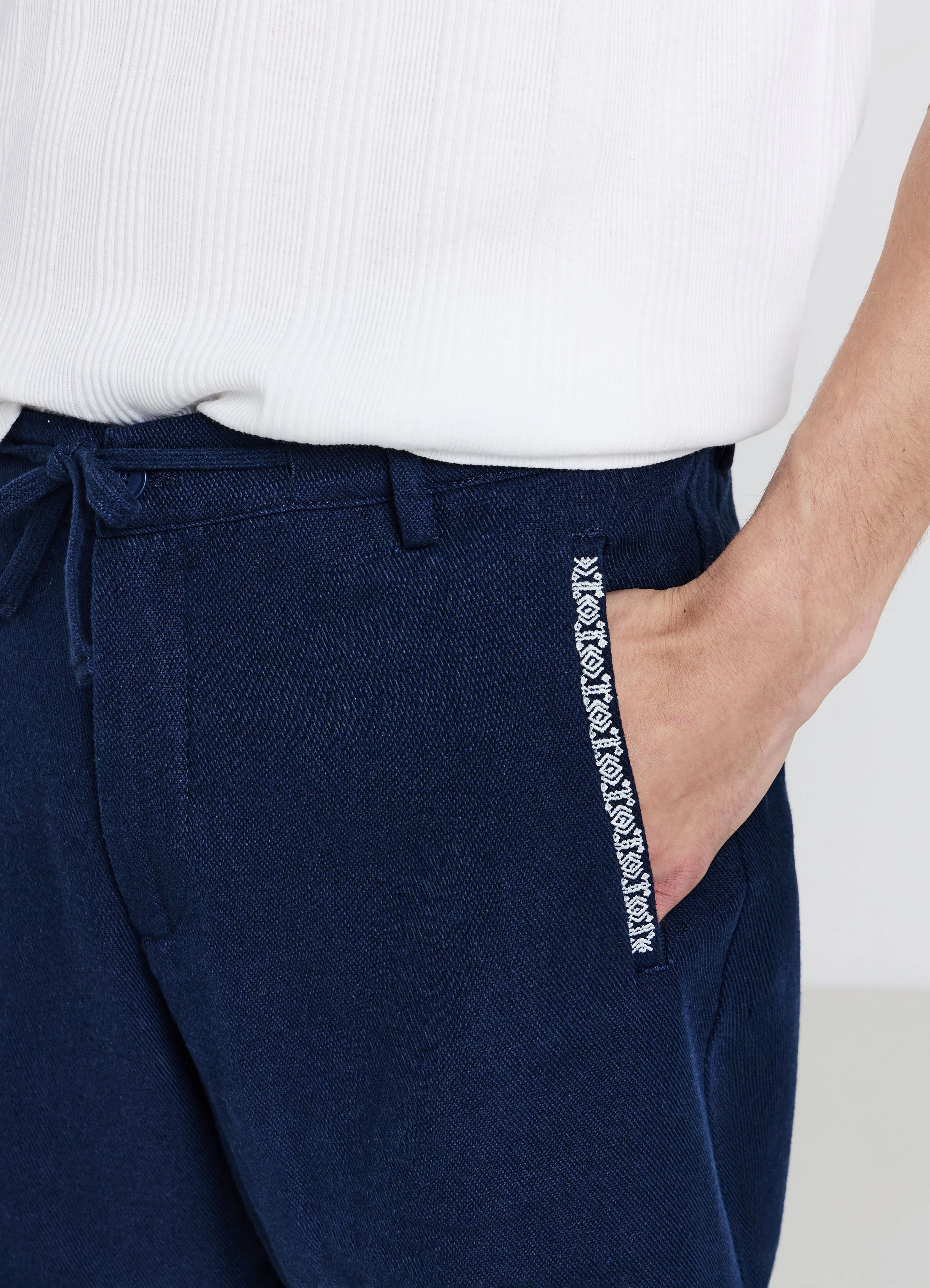 Pantaloncini chino tasche ricamo