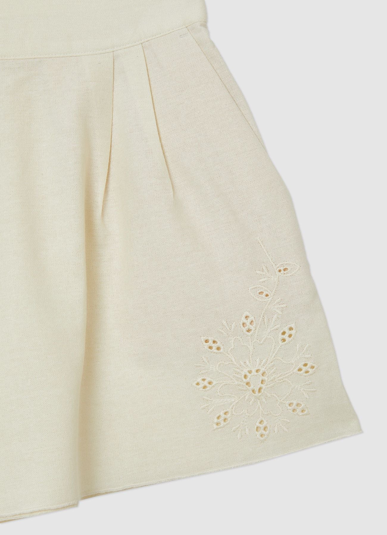 Pantaloncini con ricamo - Image 5